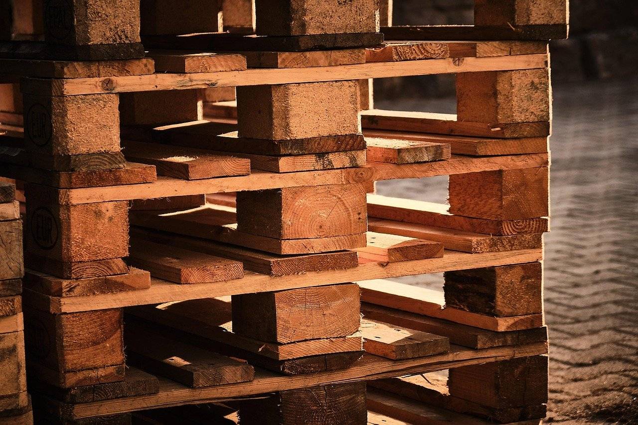 pallets-4328491_1280