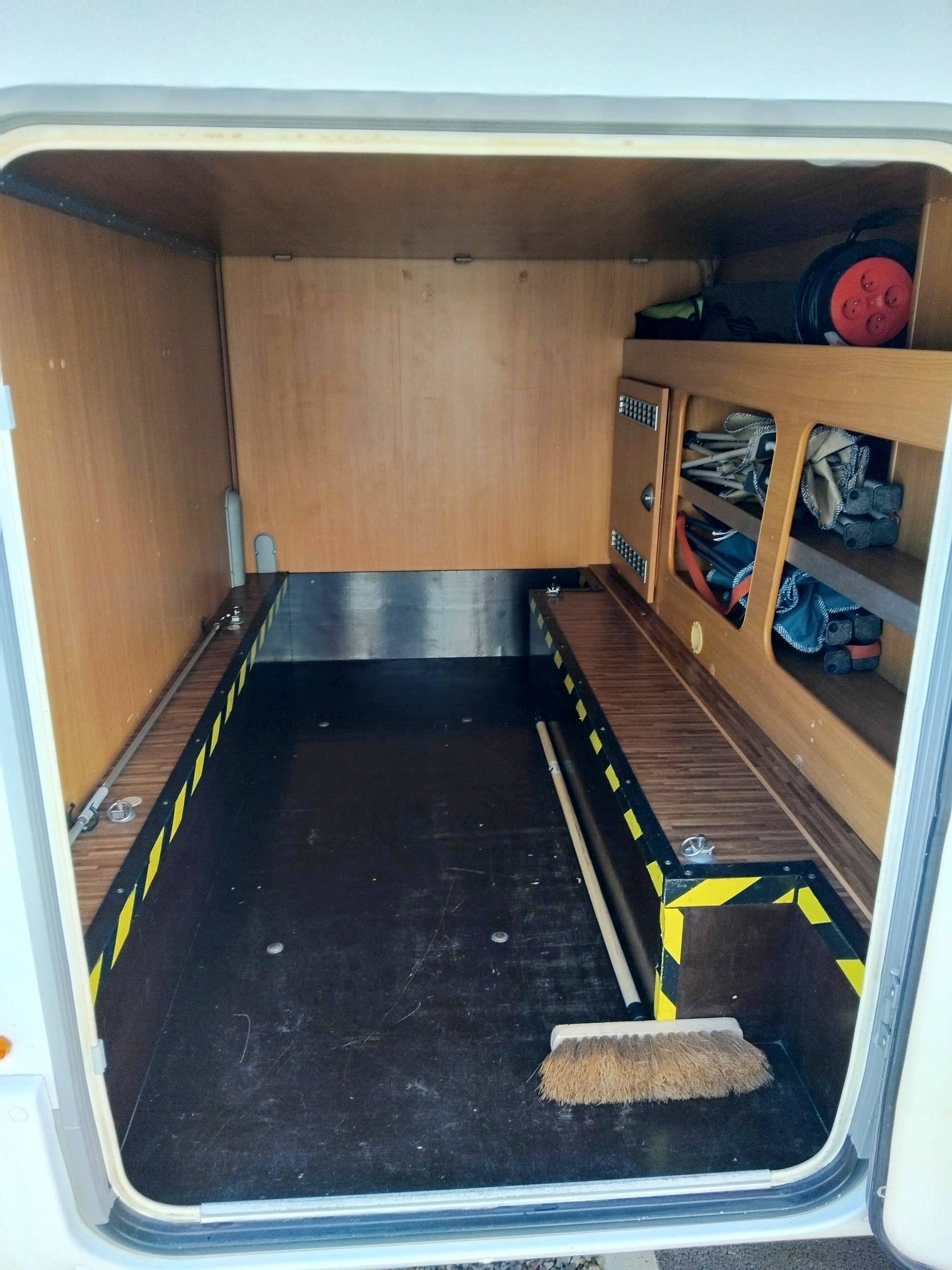 BÜRSTNER 1694'G-VISEO 