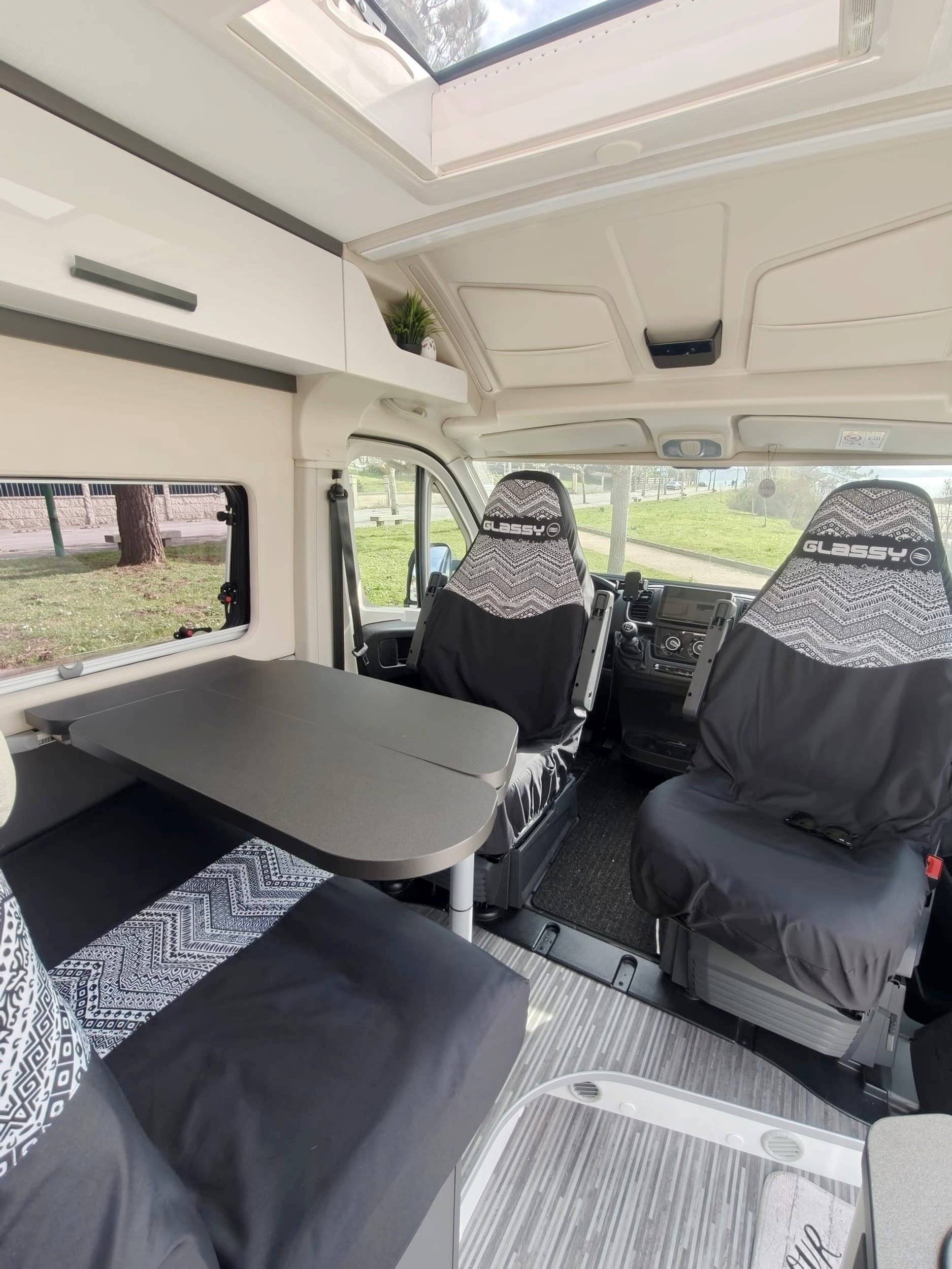 Mclouis Menfys VAN S-Line 3 Maxi