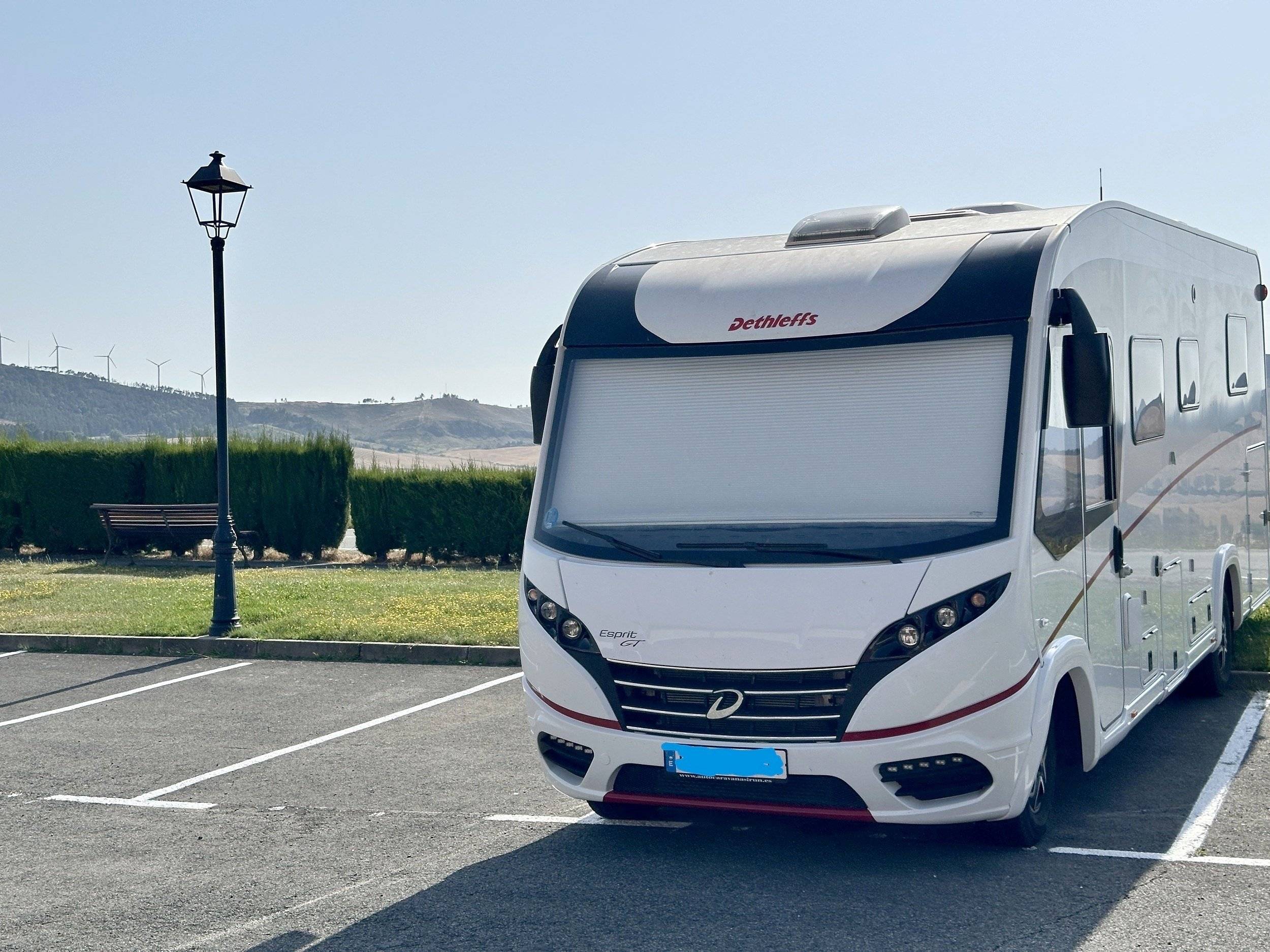 Vista del vehicle angle davanter Fiat 2.2 Multijet 160cv Ducato - Yescapa
