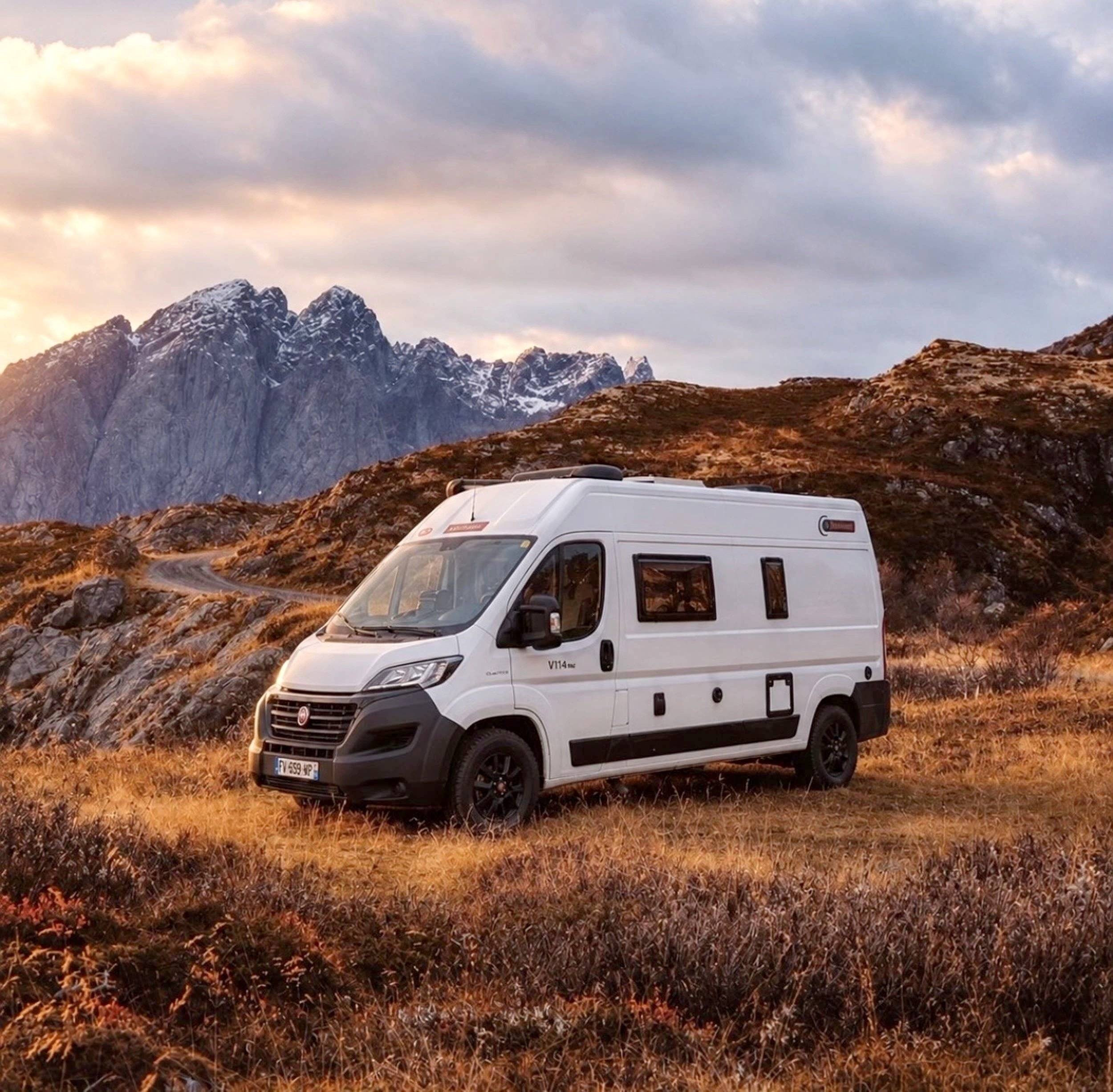 schräge Vorderansicht Fiat Ducato 140 ch - Yescapa