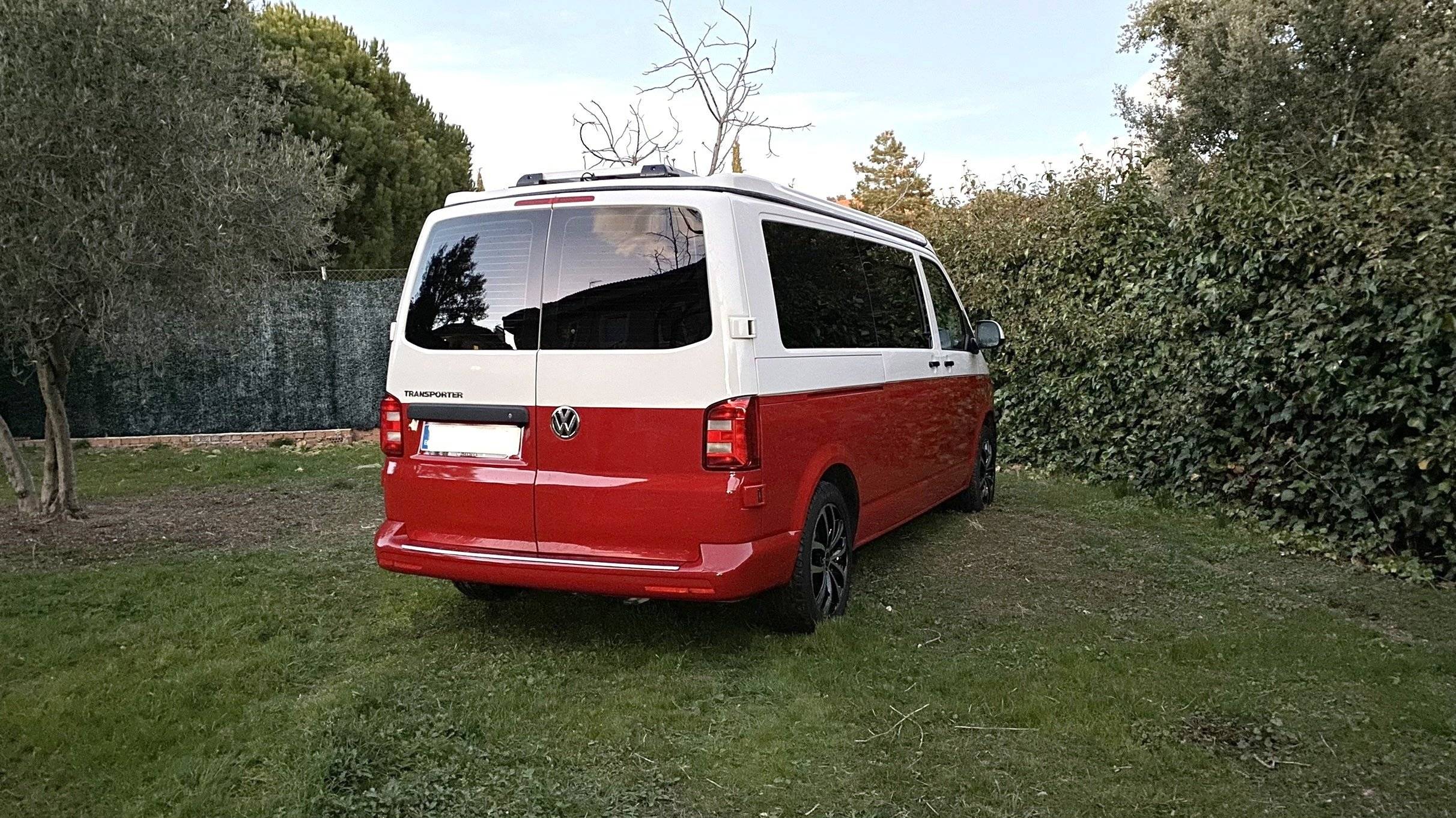 Volkswagen Transporter T6 (Roja)