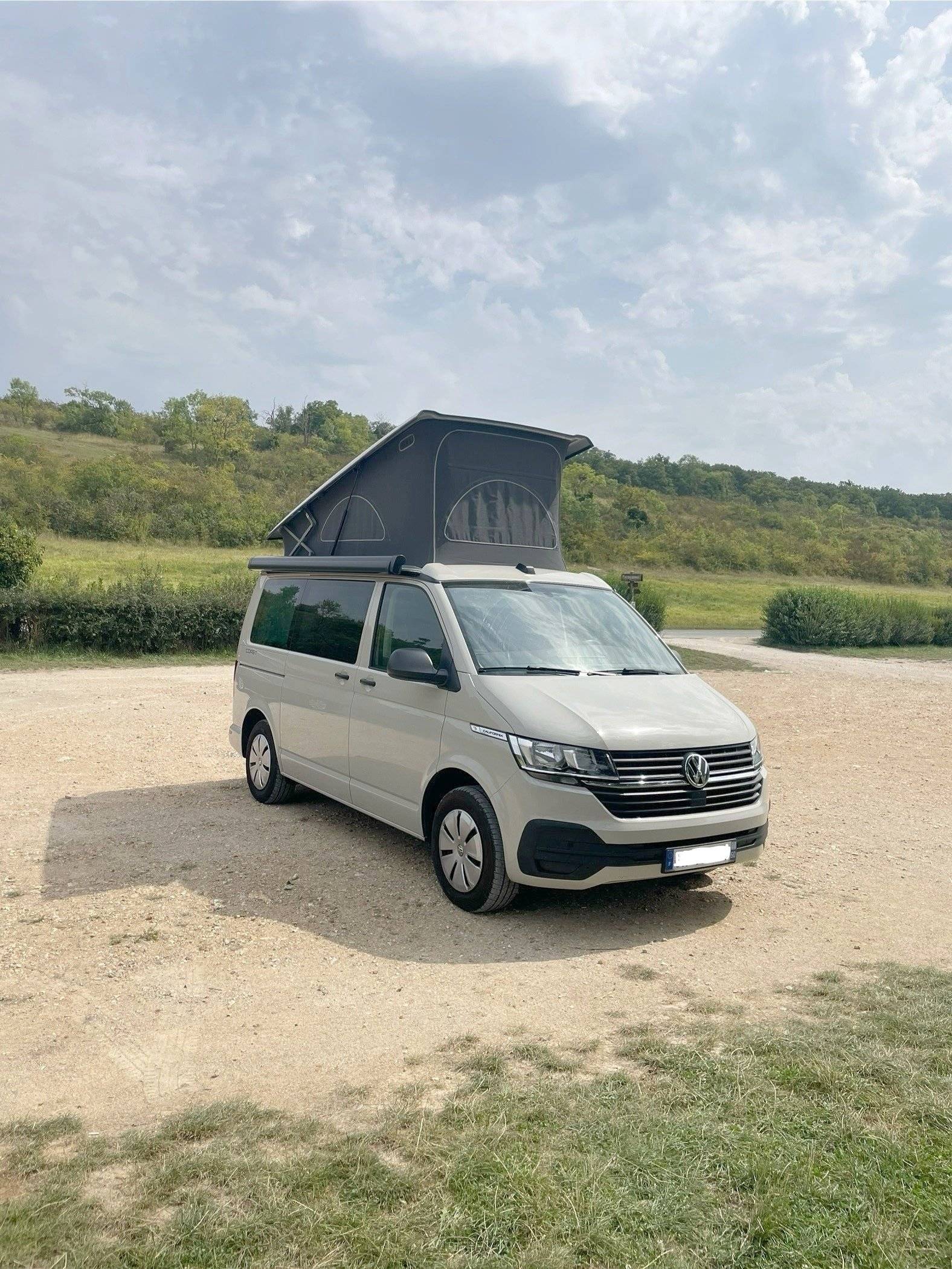 schräge Vorderansicht Volkswagen T6 2 l TDI 150 ch - Yescapa