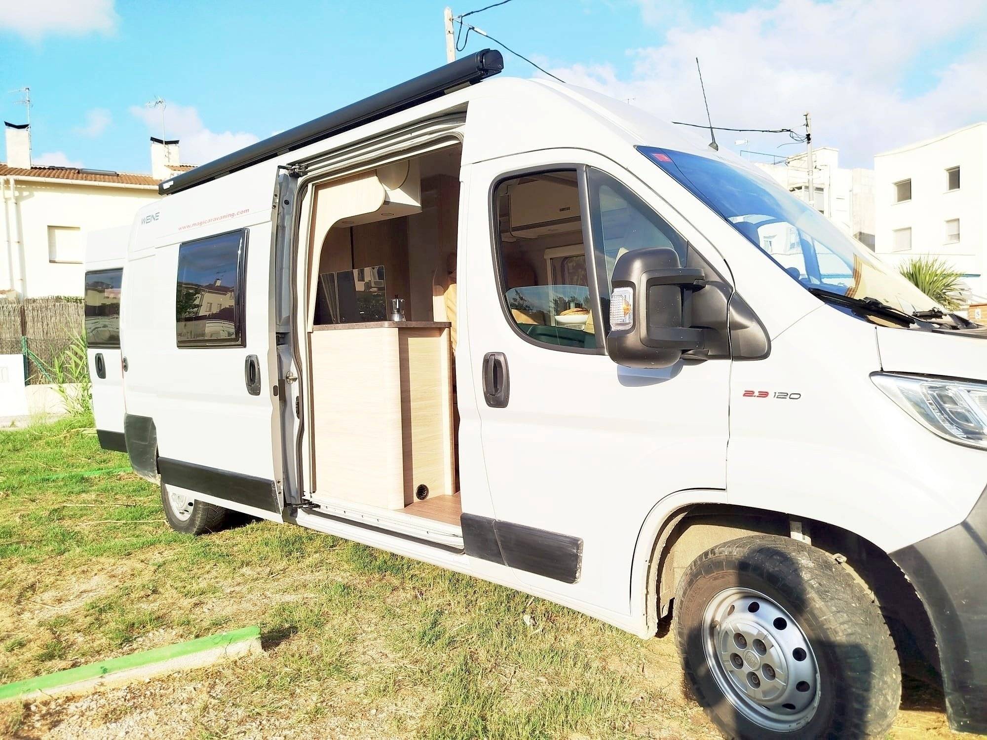 Vista frontale a ¾ Fiat Fiat ducato - Yescapa