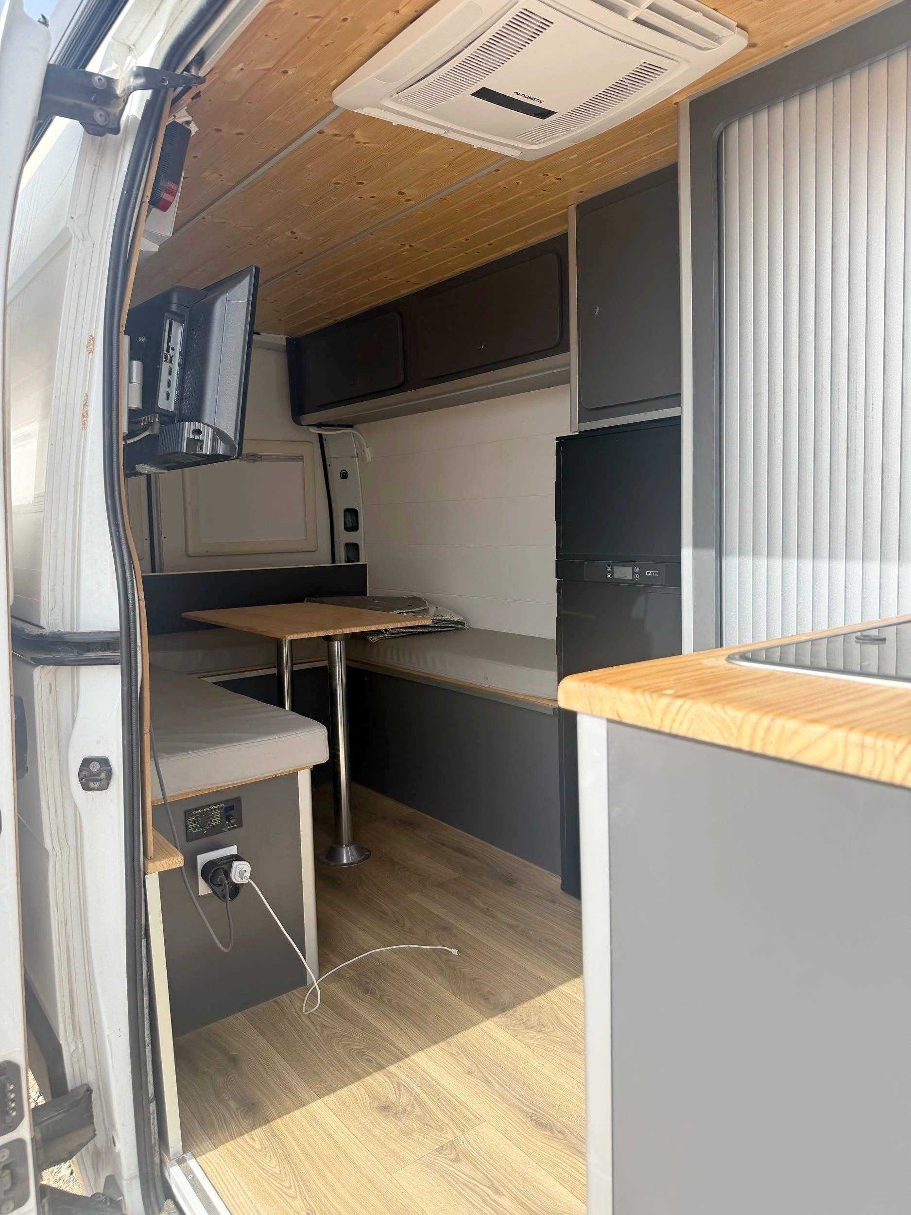 Comedor Opel Movano - Yescapa