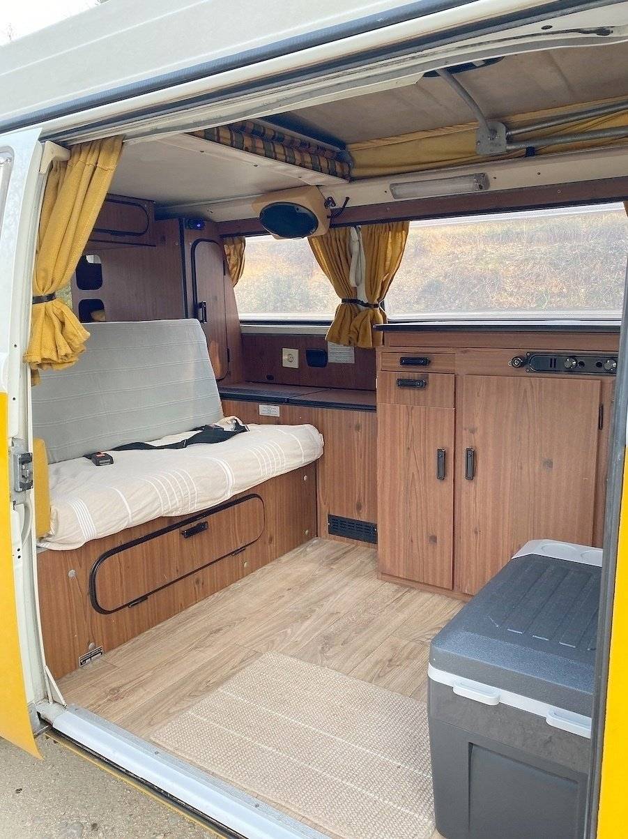 Dinette Volkswagen volkswagen T2 B - Yescapa