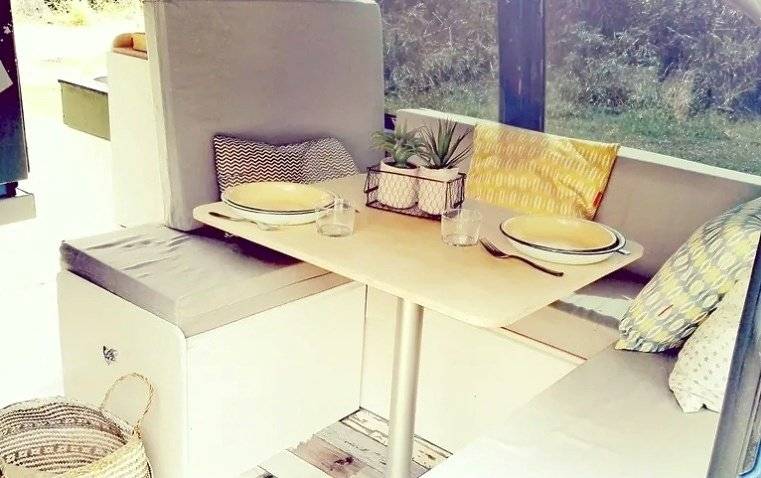 Dining Area Volkswagen Volkswagen Transporter - Yescapa