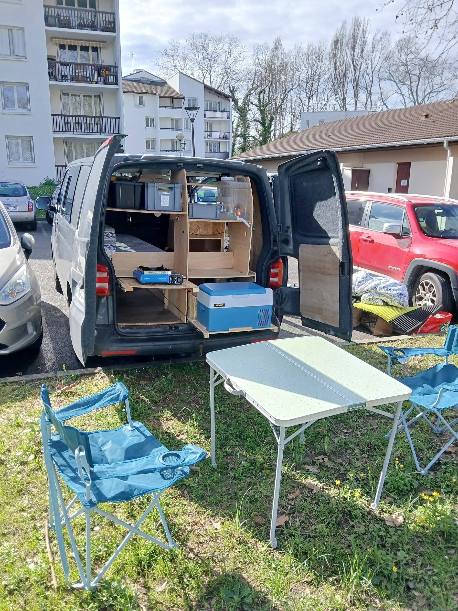 Coin repas Volkswagen Transporter T6 2,0 l 150ch - Yescapa