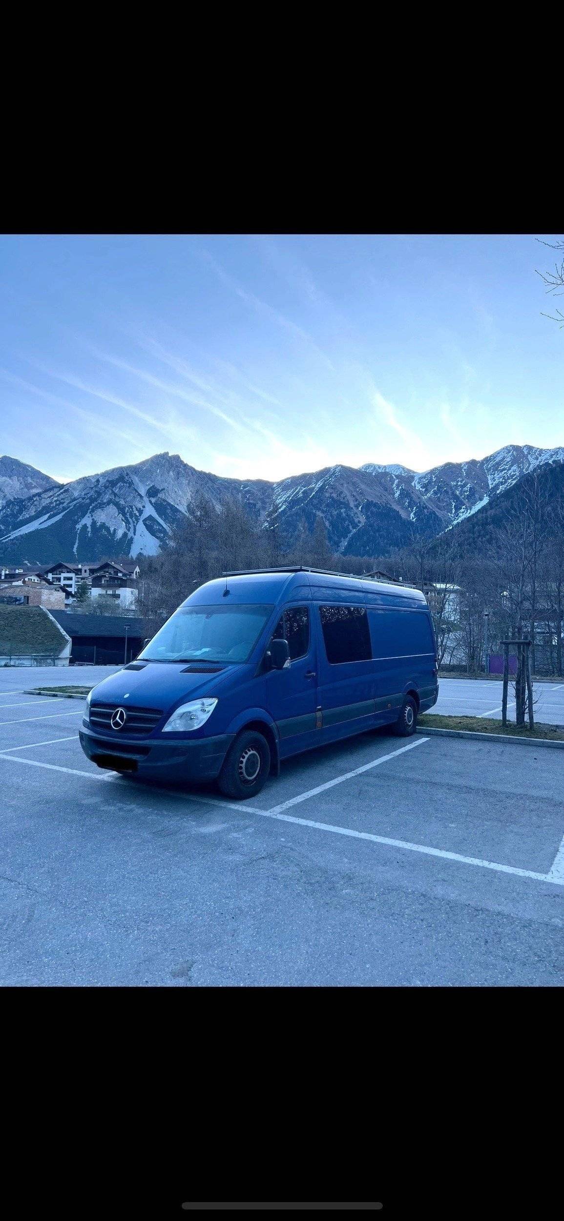 schräge Vorderansicht Mercedes Mercedes Benz Sprinter 316 - Yescapa