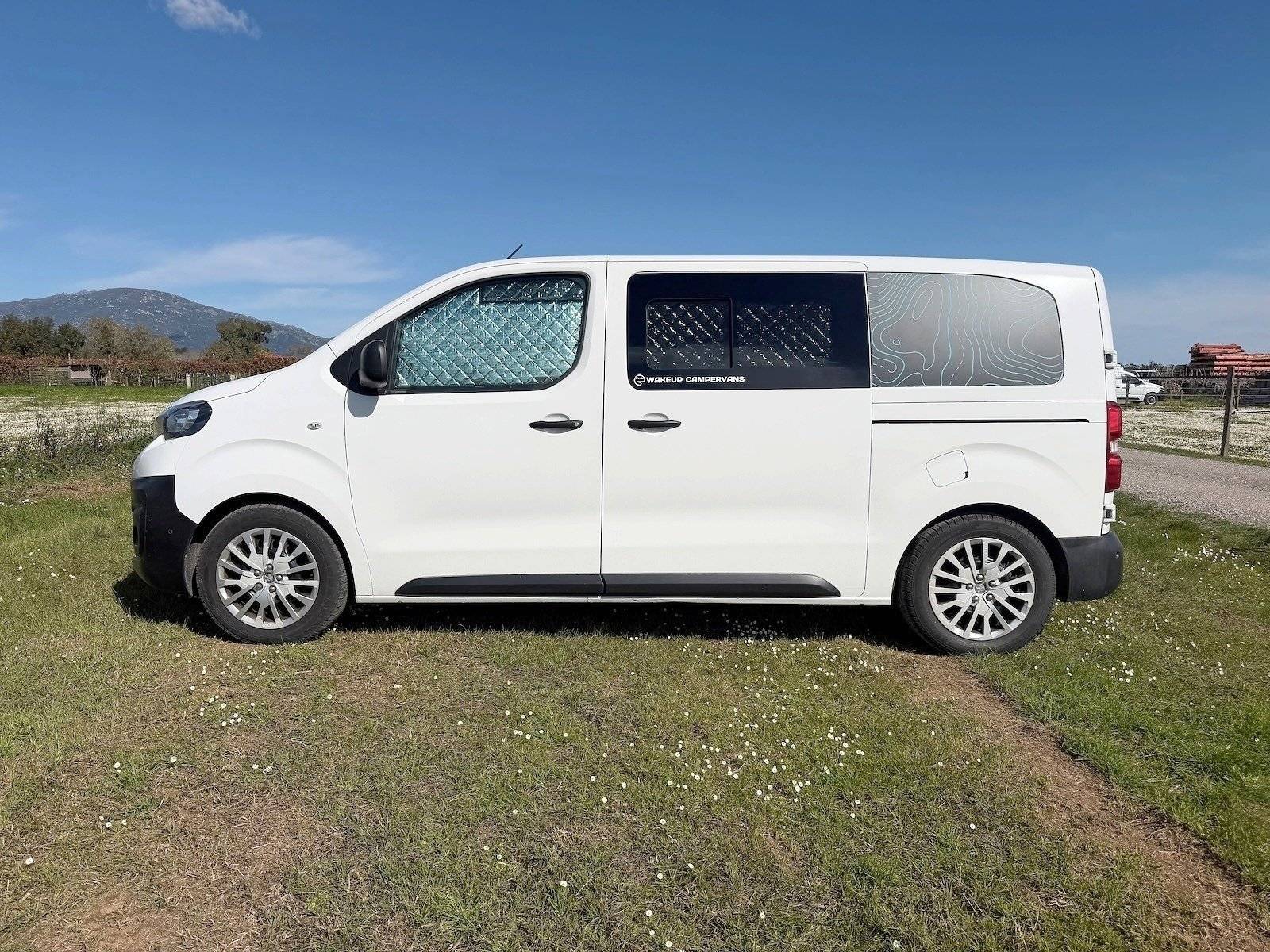 WAKEUP CAMPERVANS Expert III