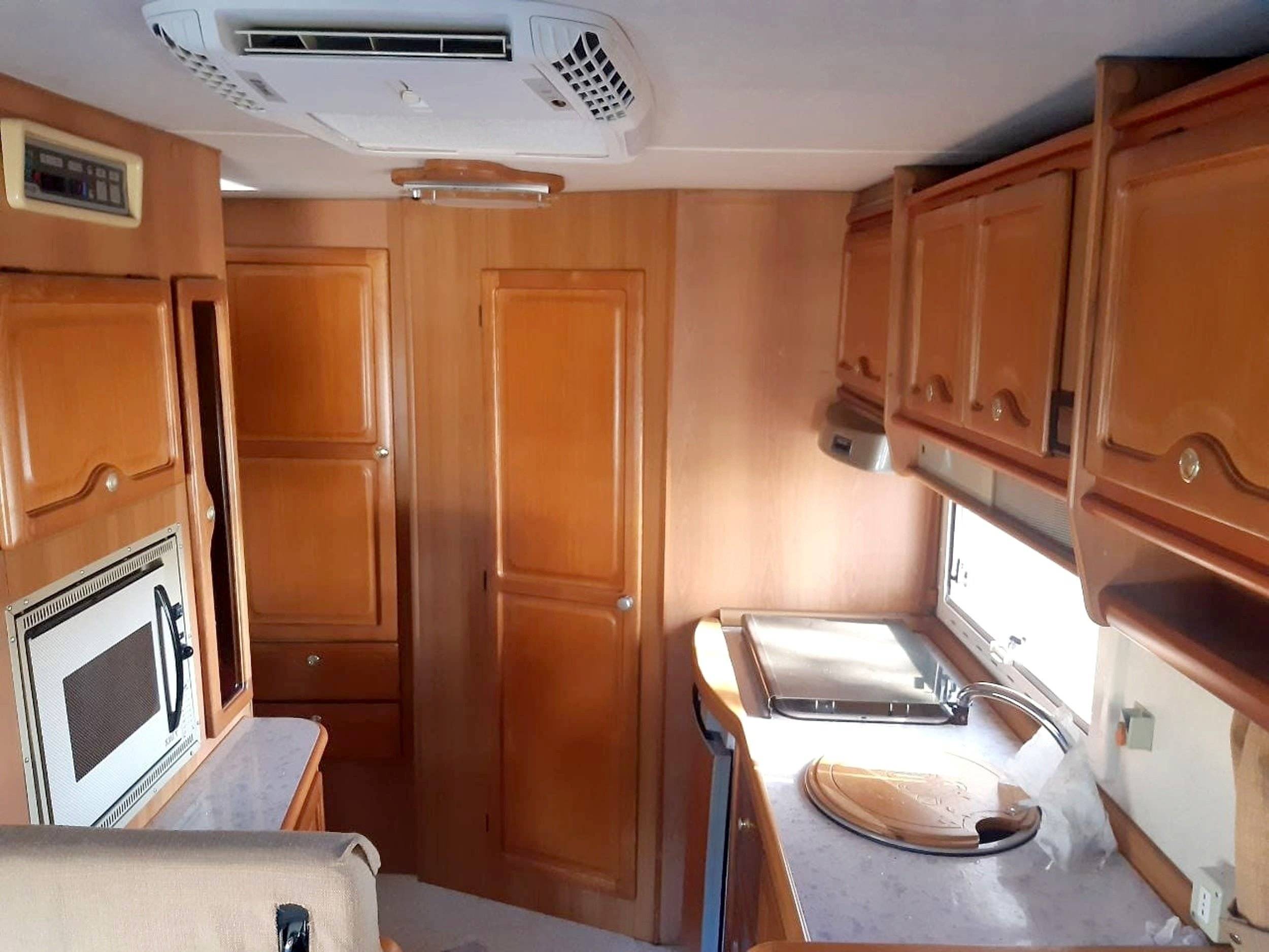 Angolo cucina Fiat Ducato 2,5 Diesel - Yescapa