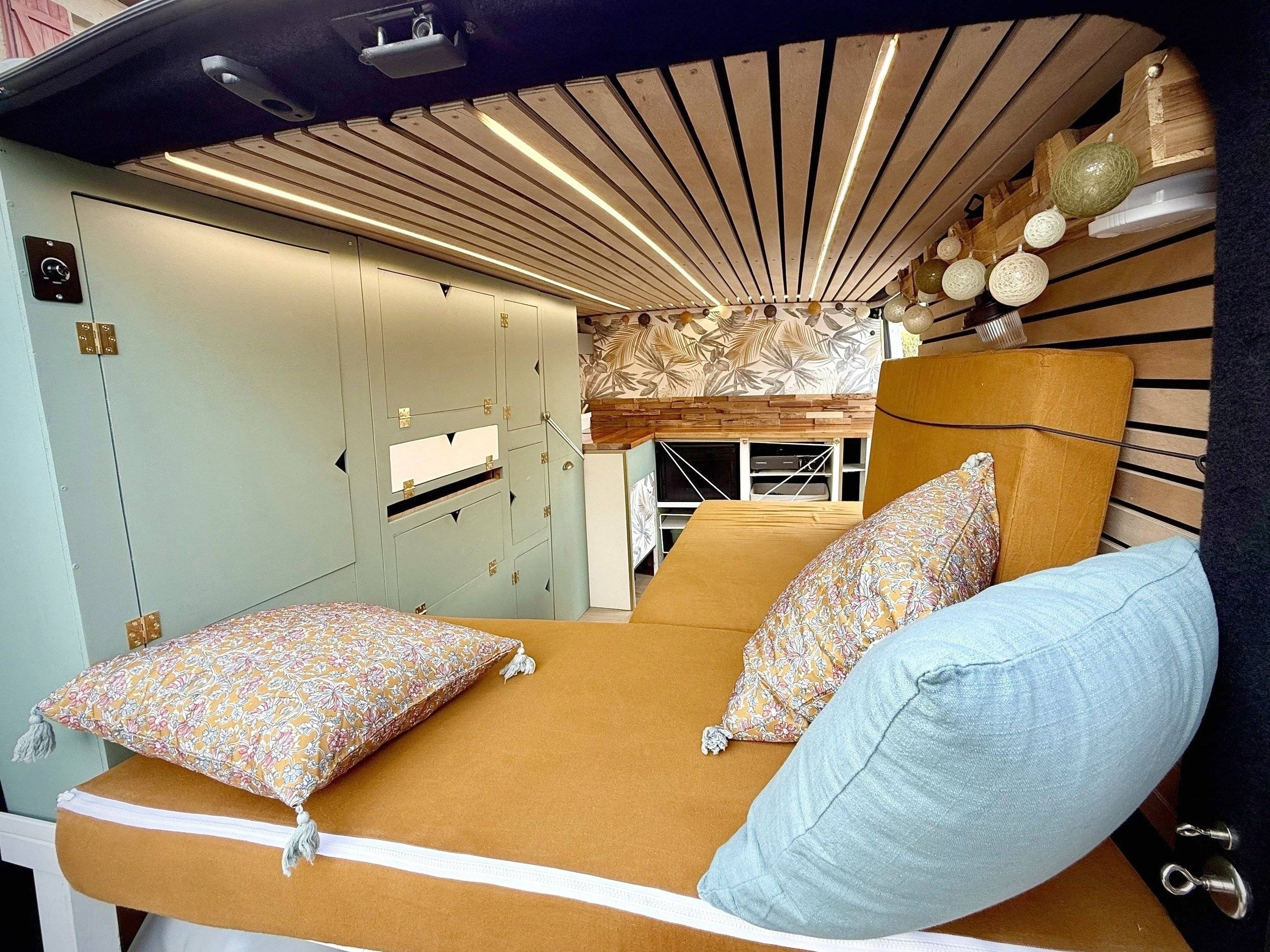 Berth Renault Renault Trafic - Yescapa
