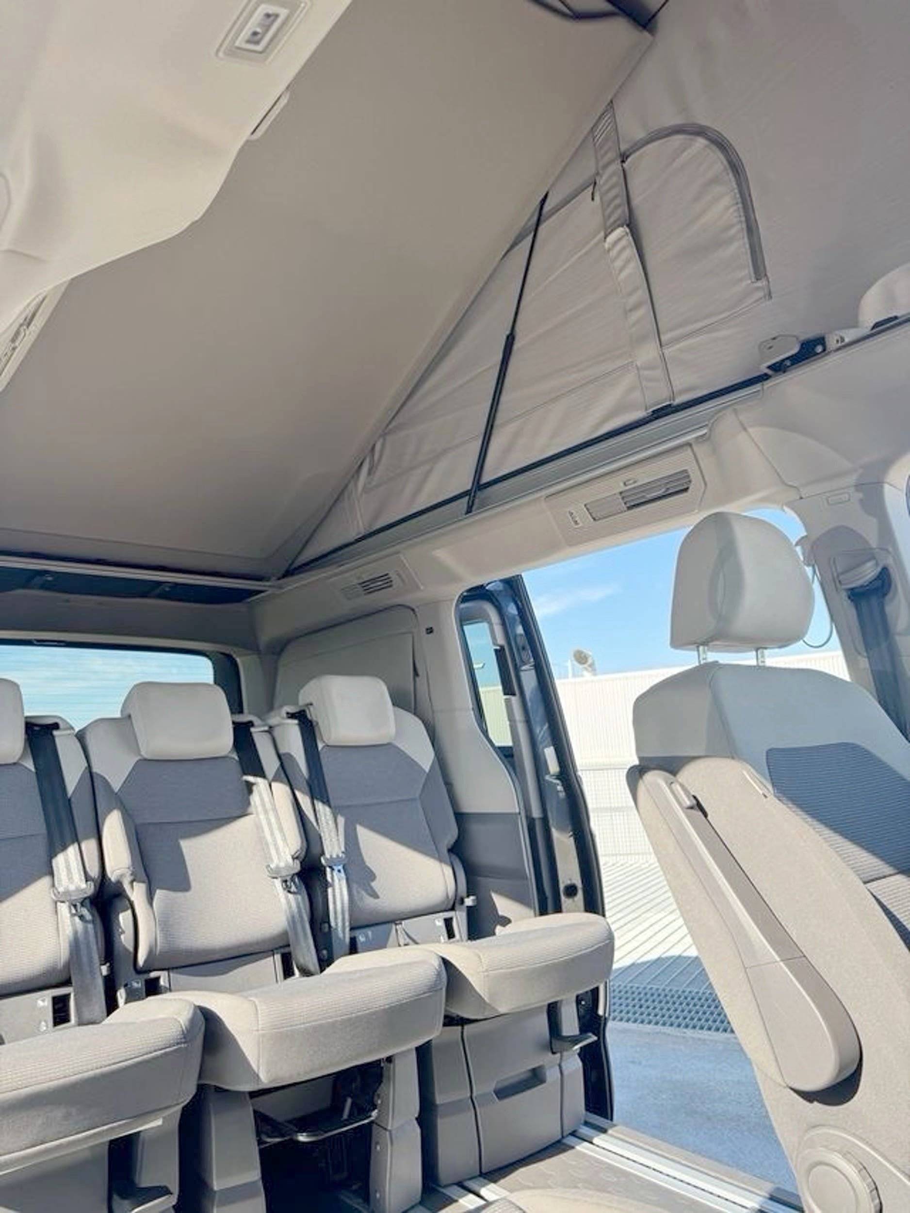 Menjador Volkswagen CALIFORNIA beach camper TDI 150 DSG - Yescapa