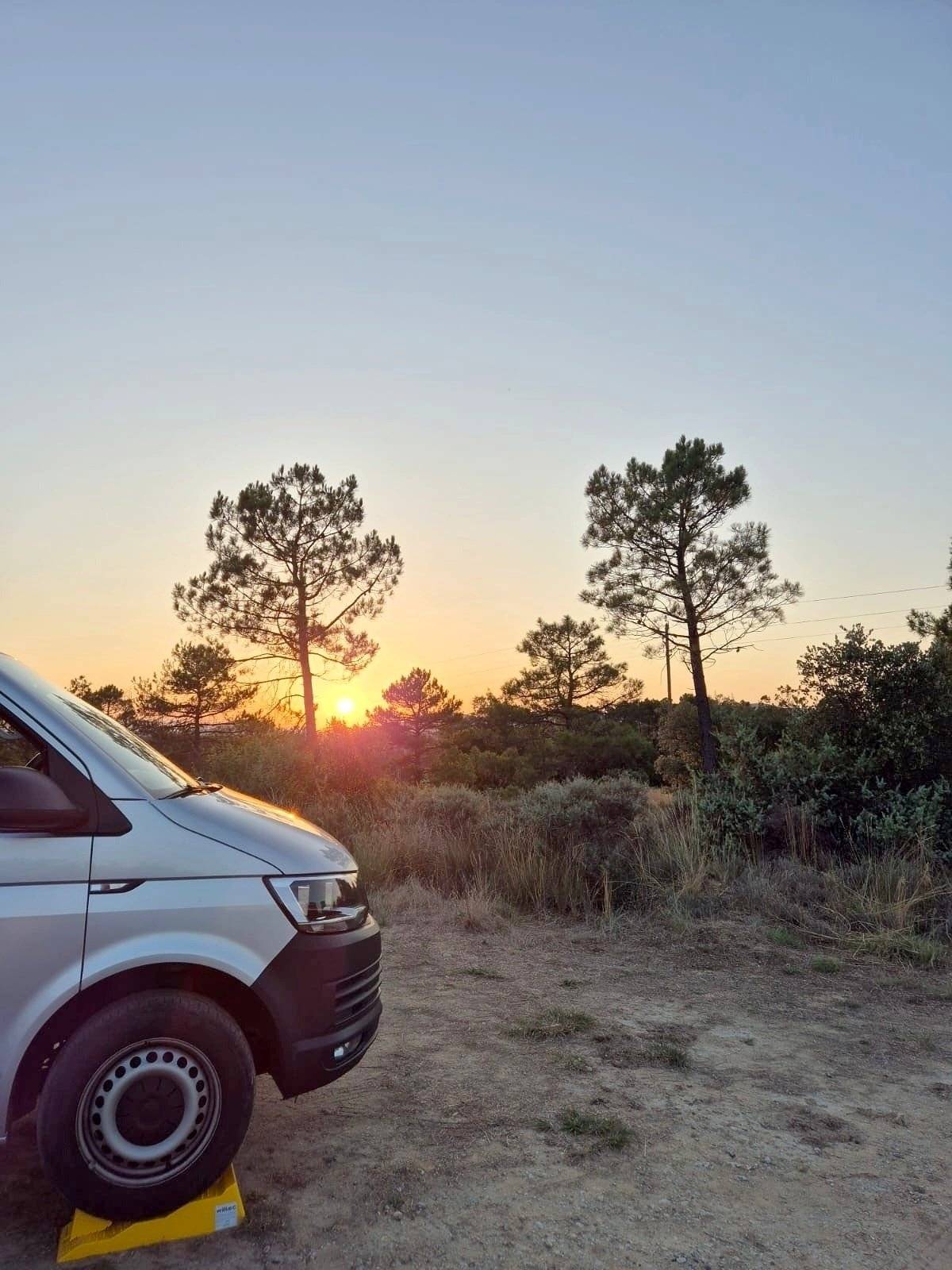 Vista frontale a ¾ Volkswagen Volkswagen T6 - Yescapa