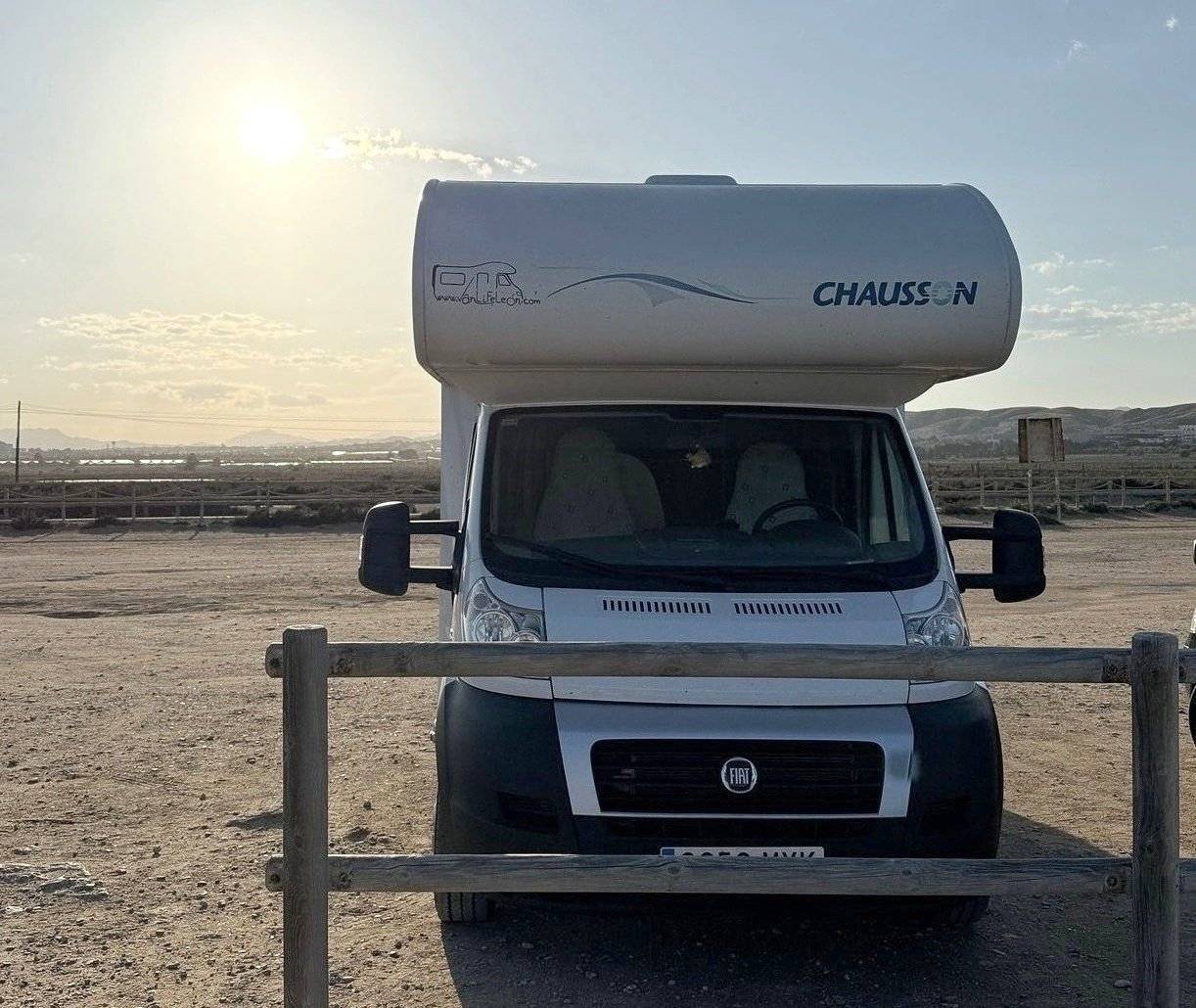 Vista frontale a ¾ Fiat Fiat ducato - Yescapa