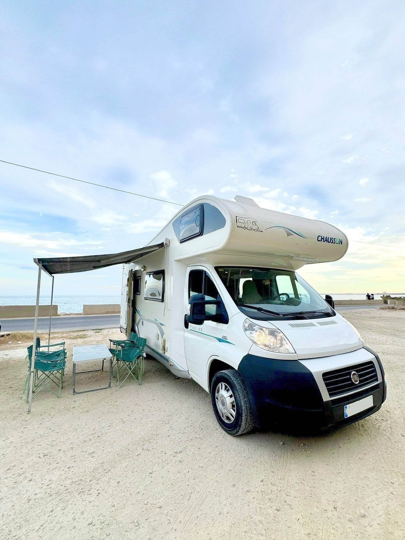 schräge Vorderansicht Fiat Fiat ducato - Yescapa