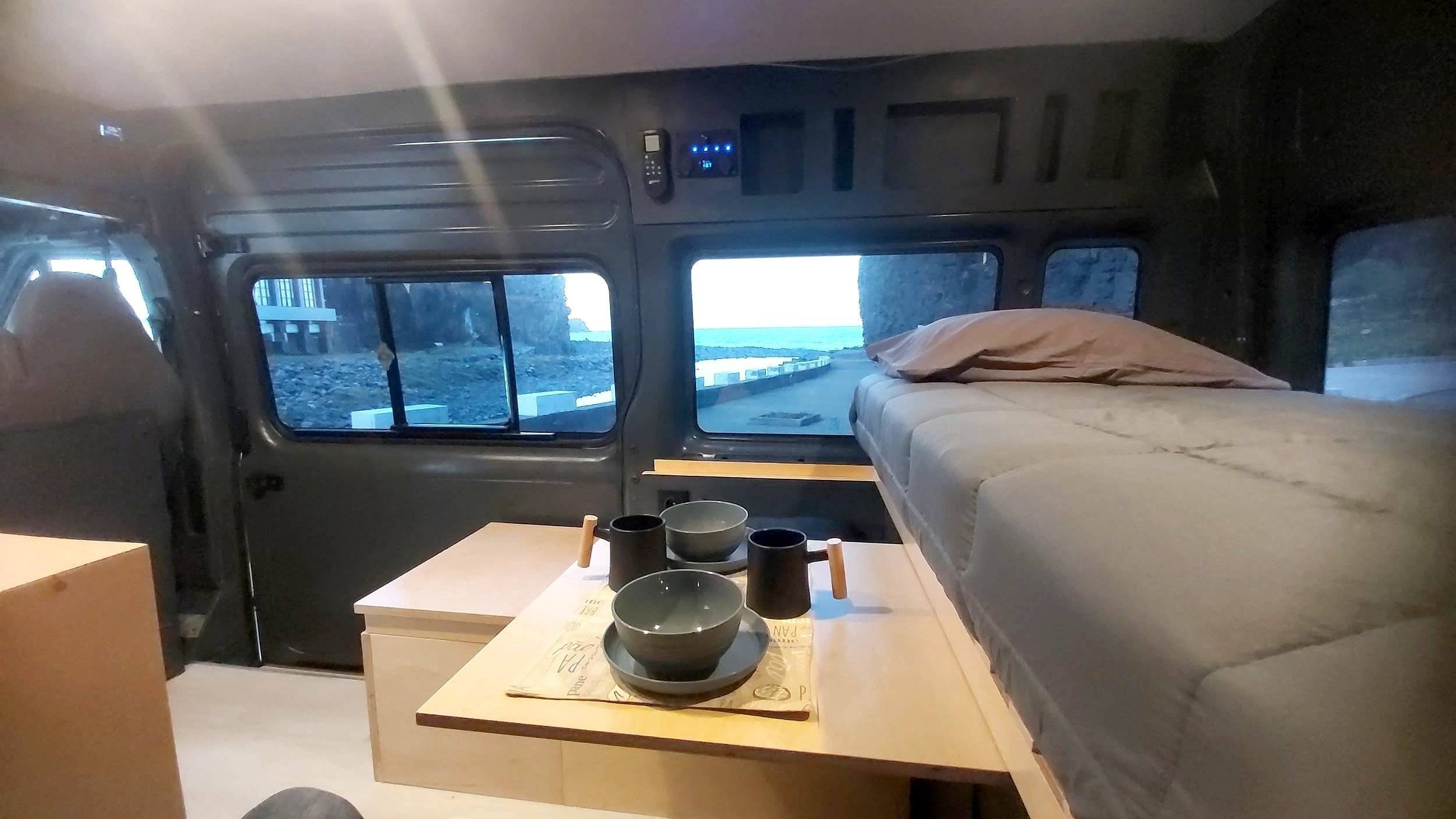 Dinette Ford Transit - Yescapa