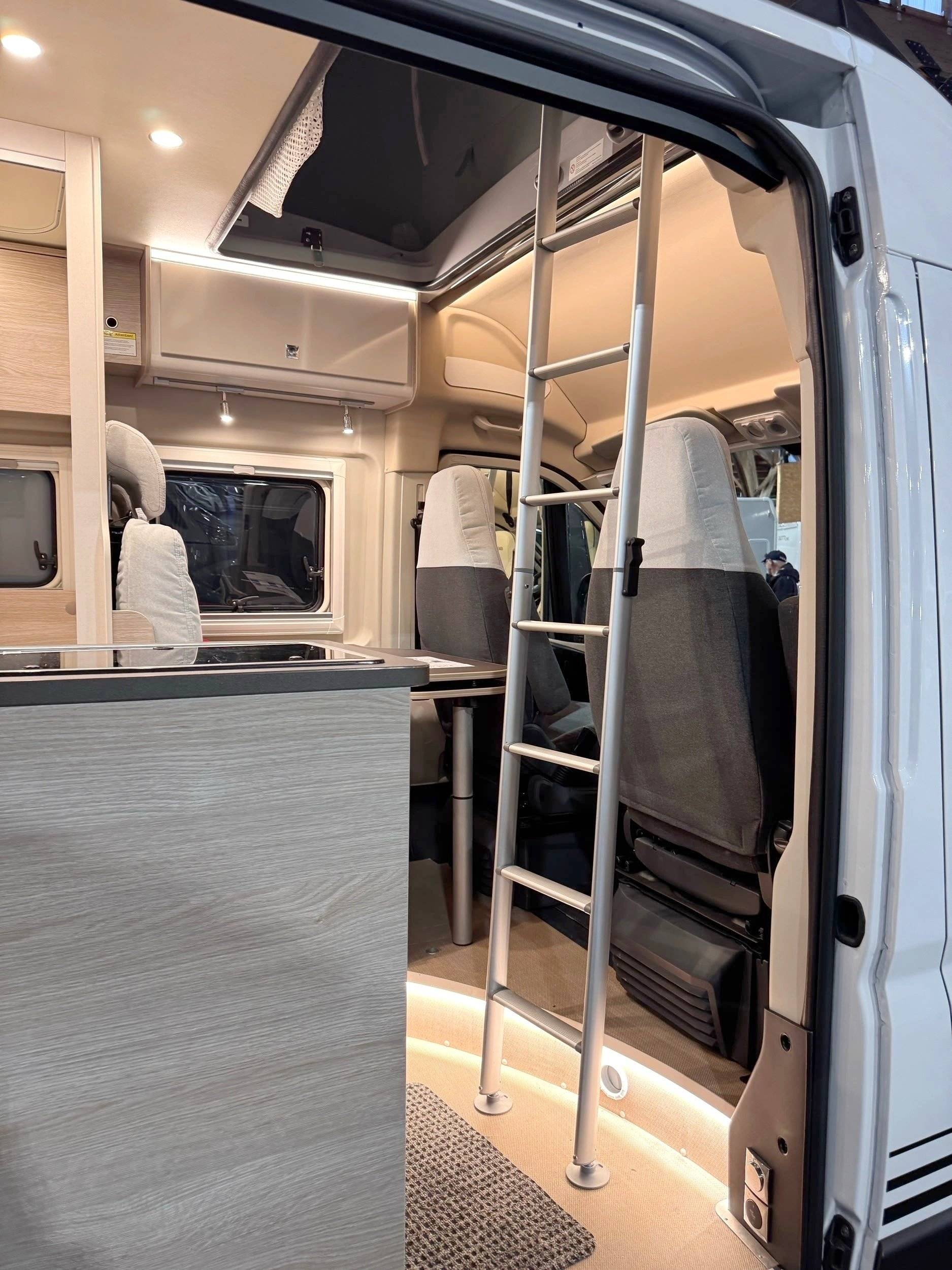 Coin repas Citroën Jumper 2,2 l 150 ch - Yescapa