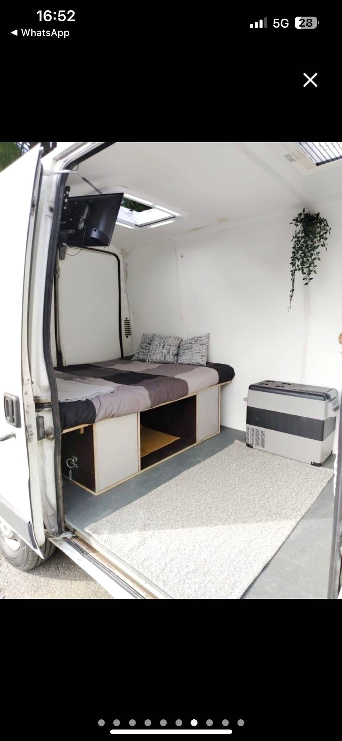 Dining Area Peugeot Boxer 2,8 Hdi, 127ch - Yescapa