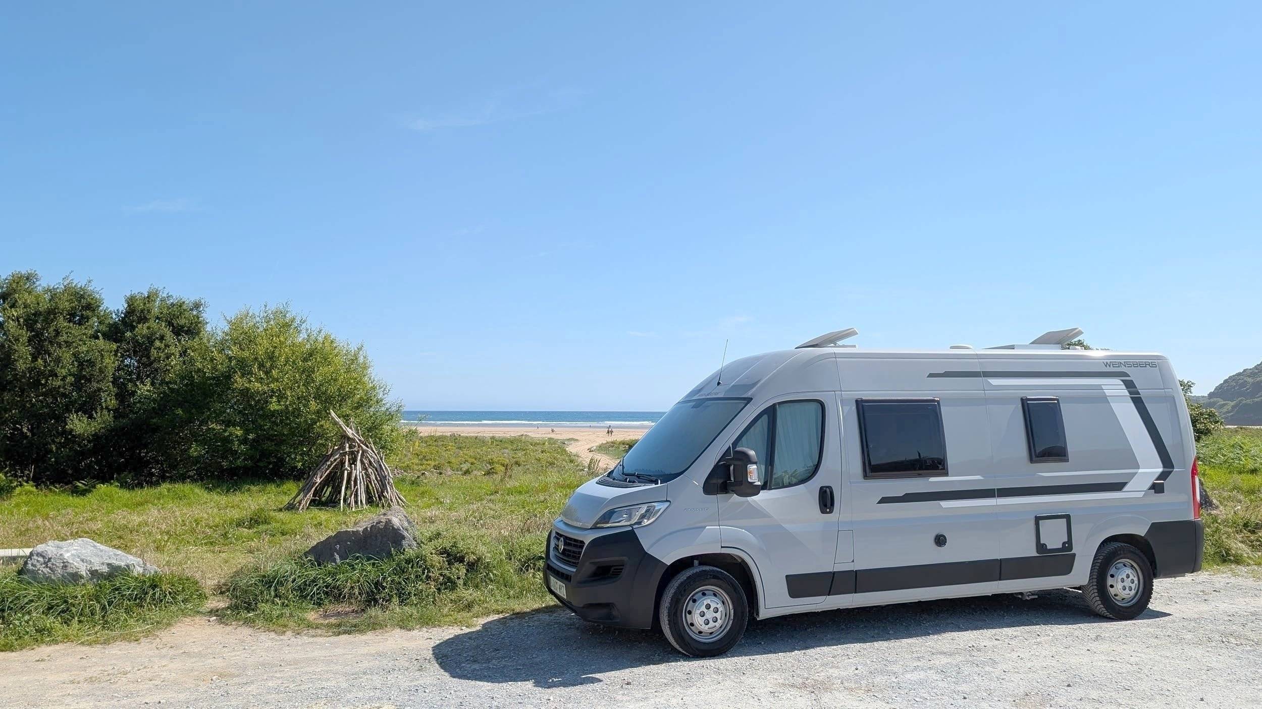 Front view from 3/4 Fiat Ducato 2,3 l 120 ch - Yescapa