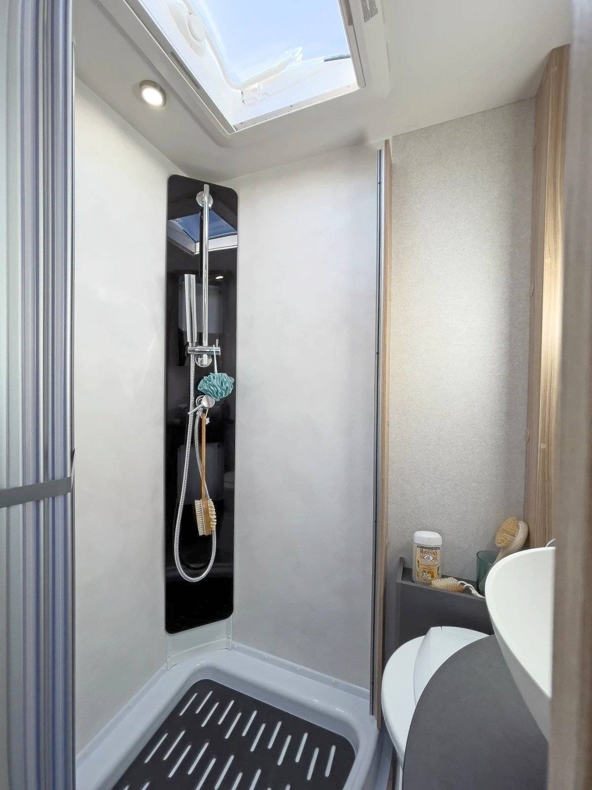 Mooveo &amp; Pilote "Galaxy"