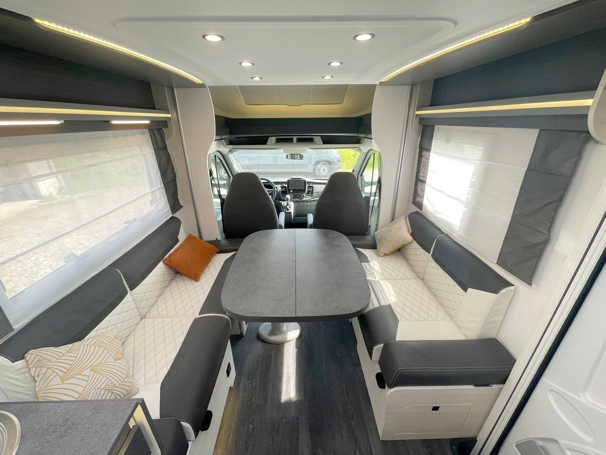 Comedor Ford Transit 2,0 l 170 ch - Yescapa