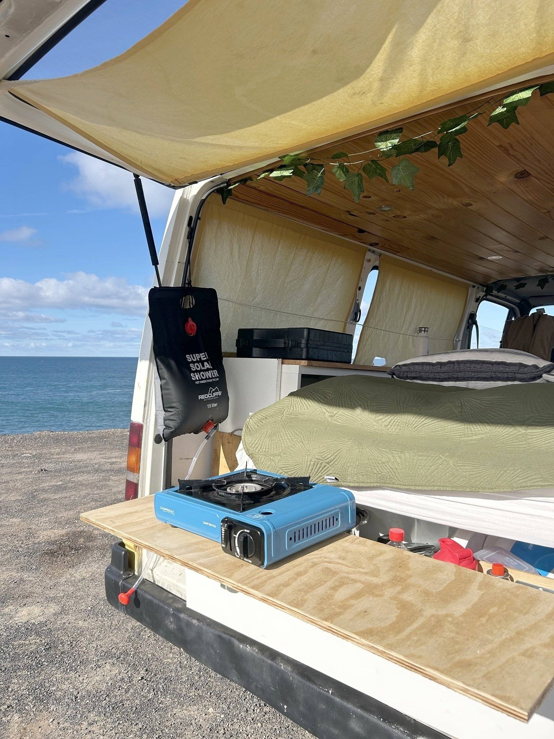 Angolo cucina Ford Transit - Yescapa