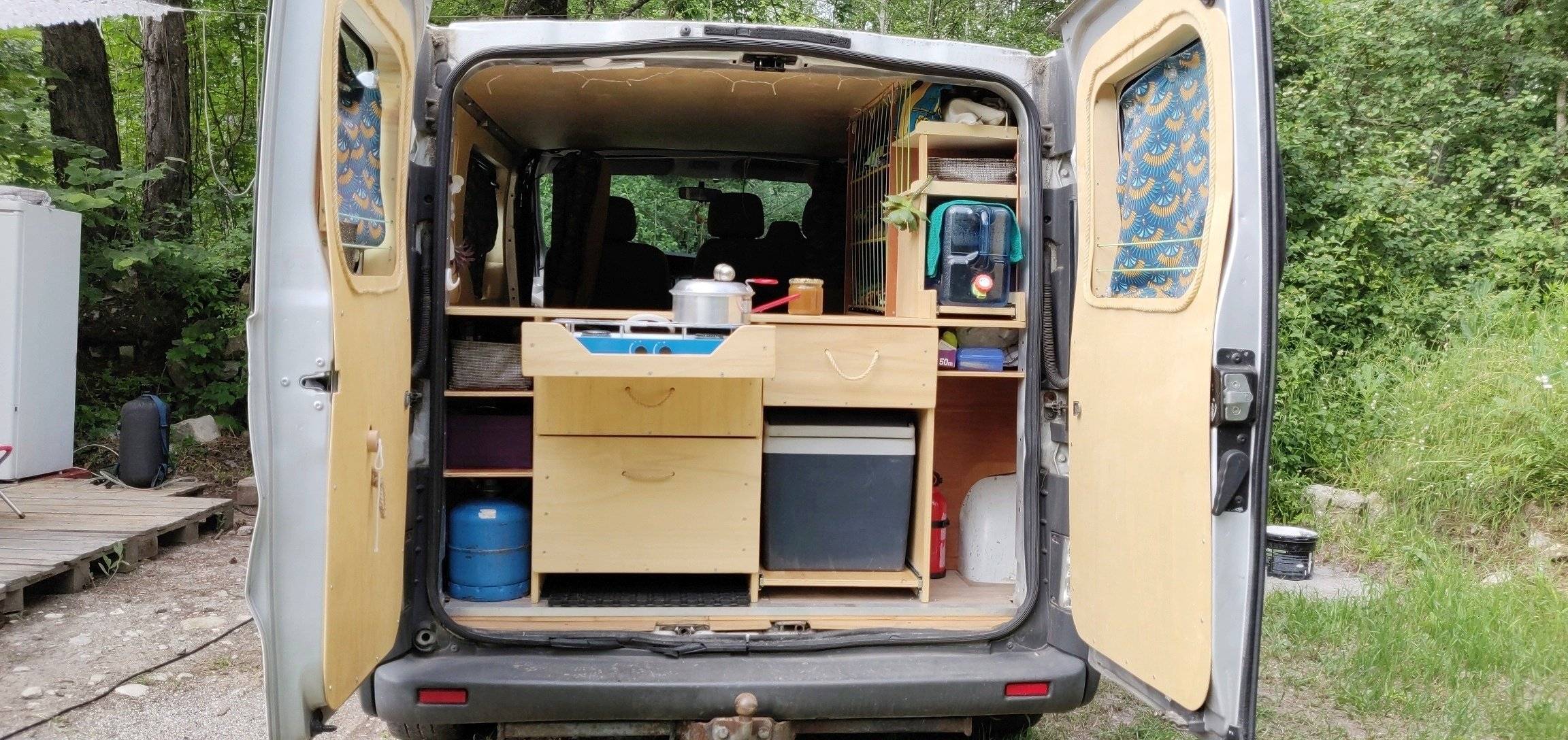 Coin cuisine Renault Trafic 1.9 100ch - Yescapa
