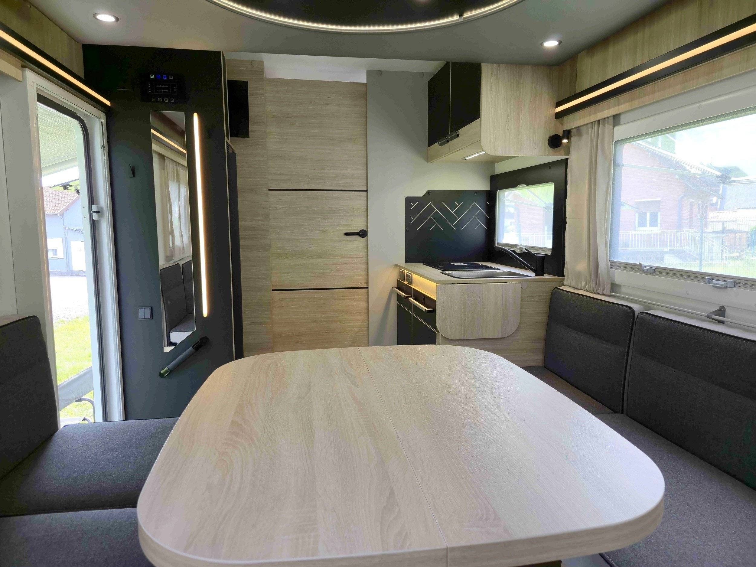 Challenger 380 Graphite Premium