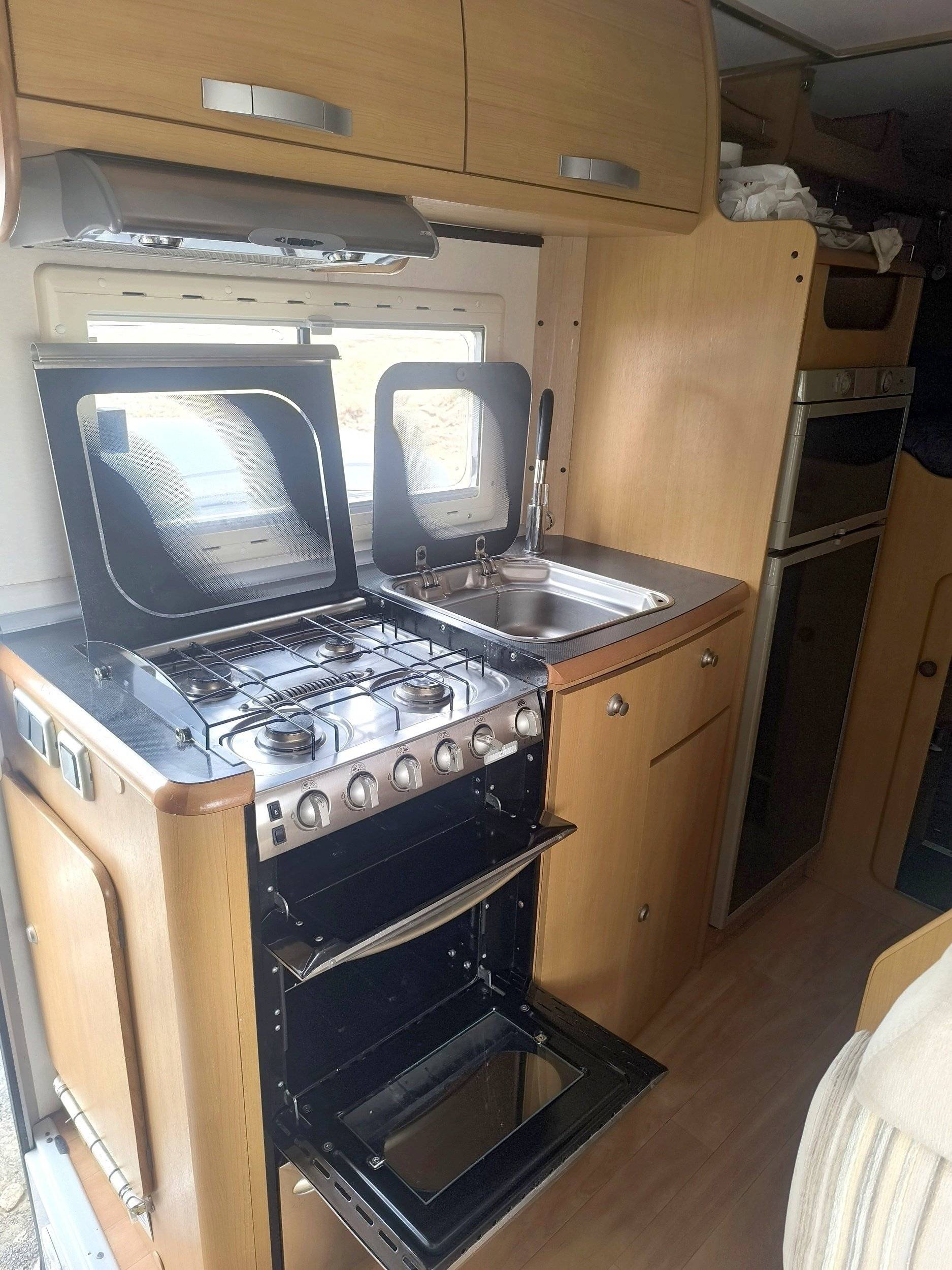 Coin cuisine Fiat DUCATO 2.8 JTD 146 cv. - Yescapa