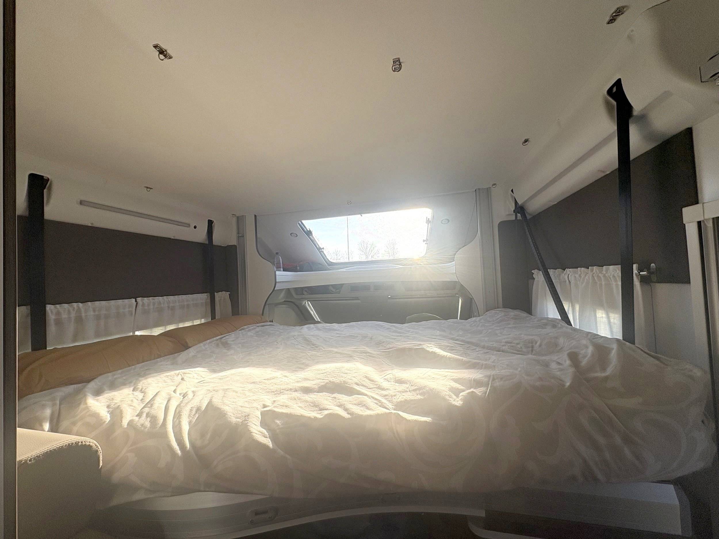 Slaapplaatsen Ford Ford Transit 165 CV - Yescapa