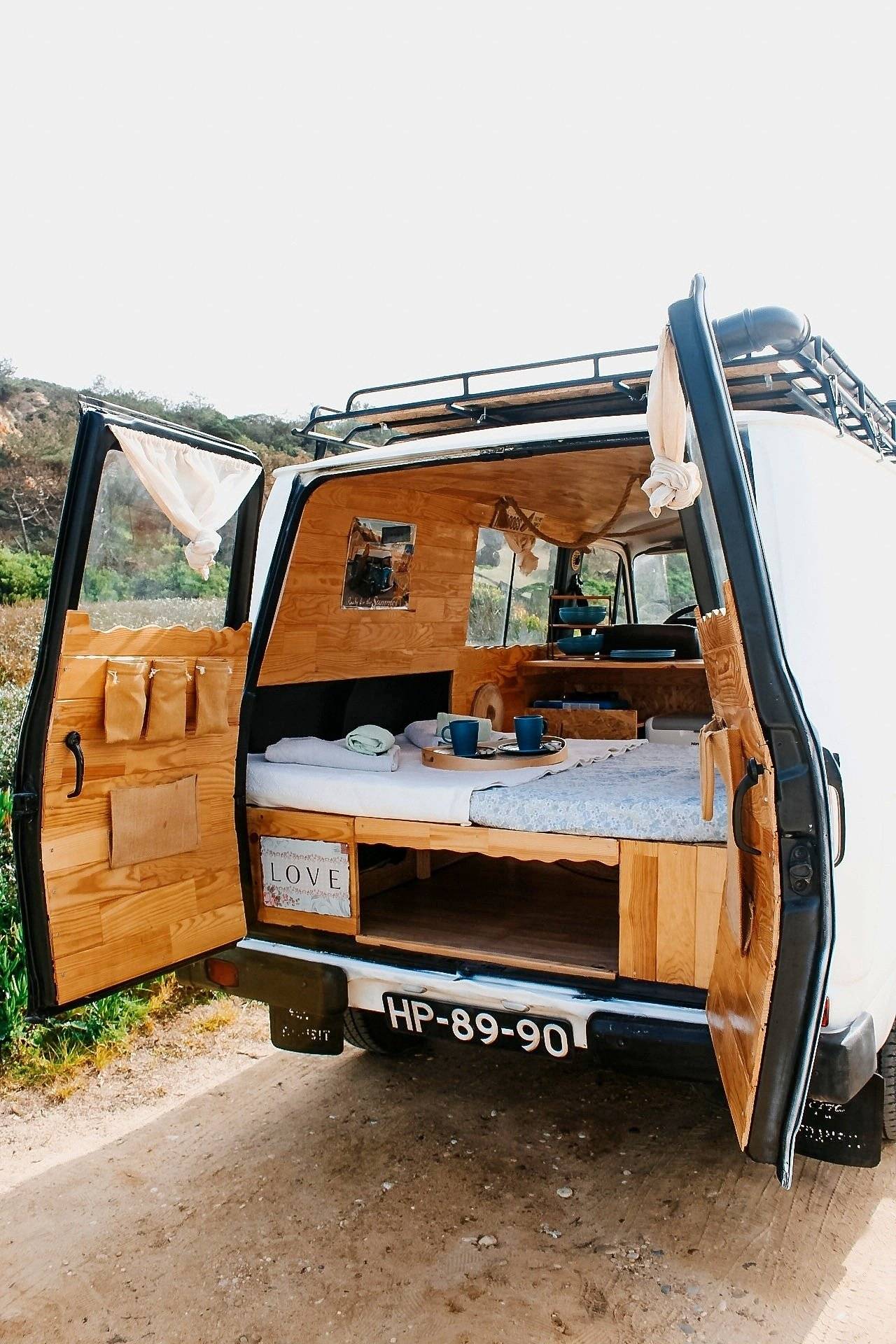 Car Caravane Ford transit