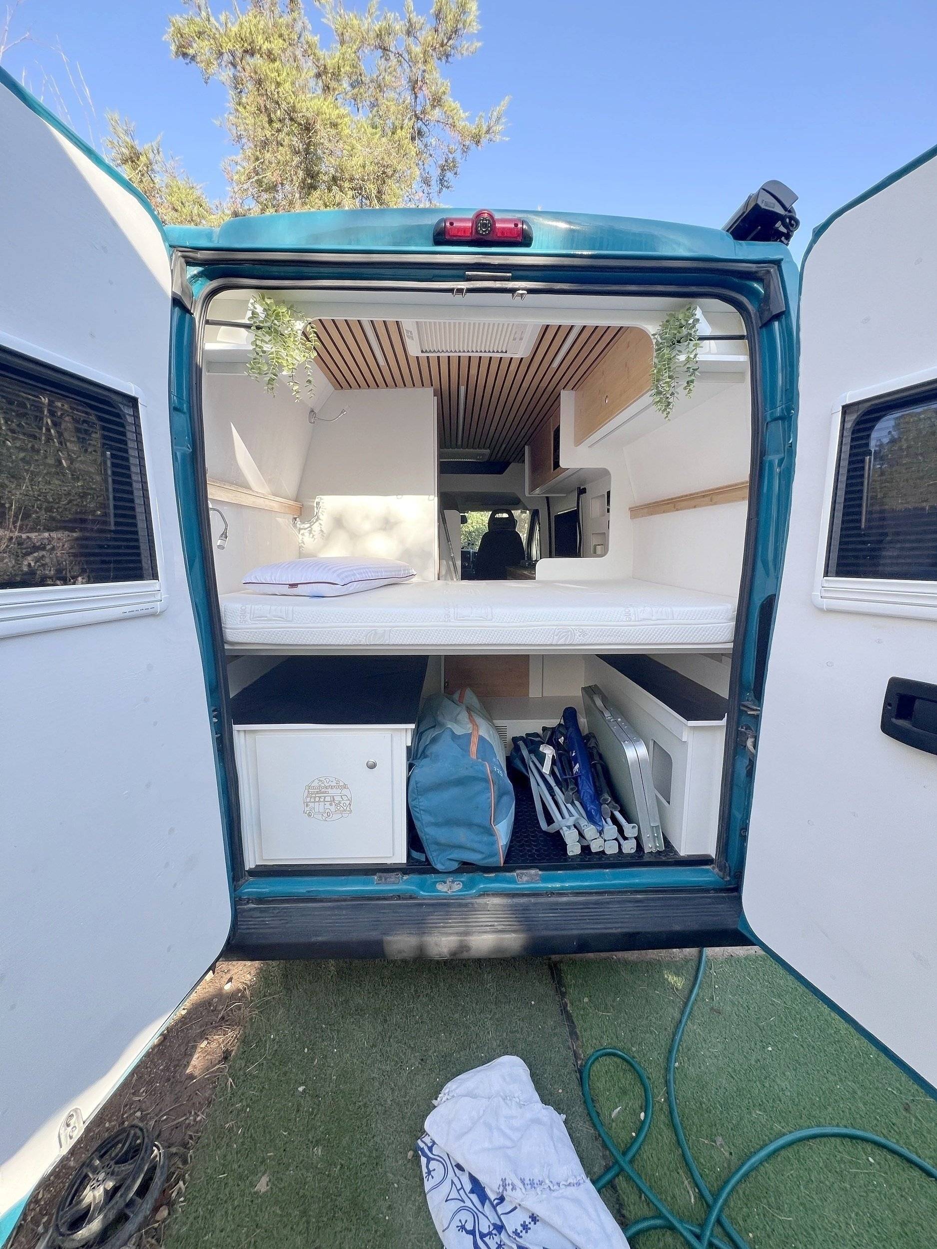 Schlafplätze Citroën Jumper 2,2 l Blue HDI 165 PS - Yescapa