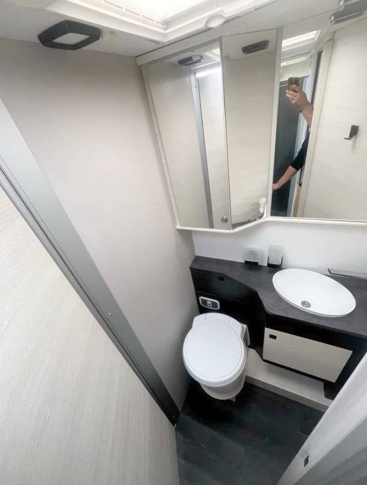 Challenger 328 grapfite edition