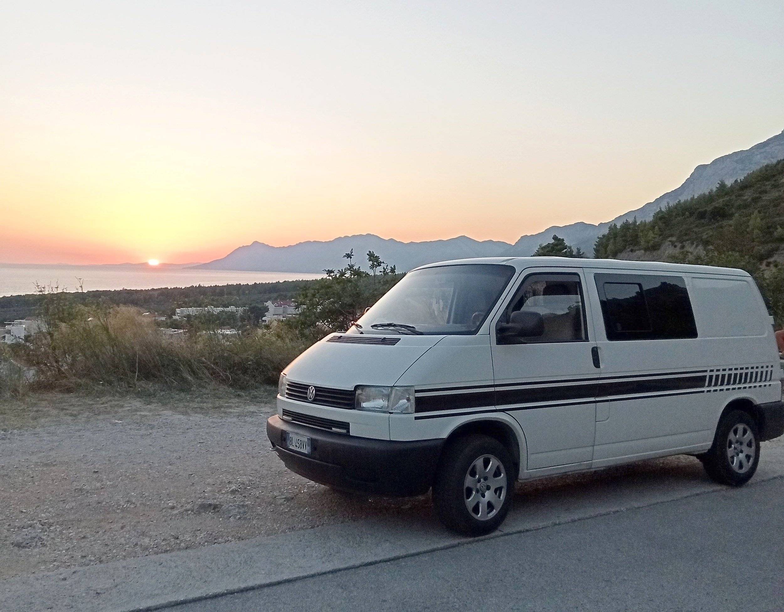 Vista de 3/4 Volkswagen T4 - Yescapa