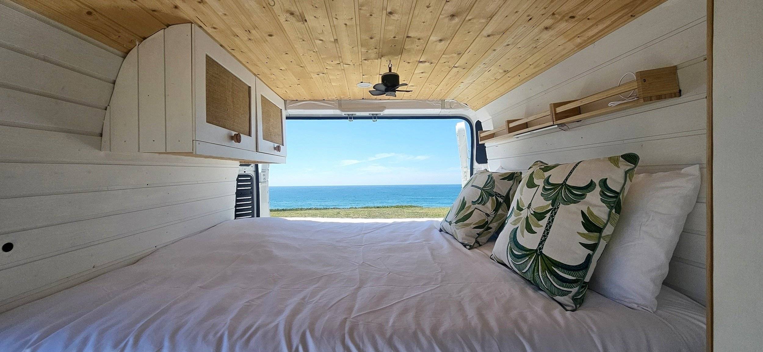 Berth Peugeot Boxer - Yescapa