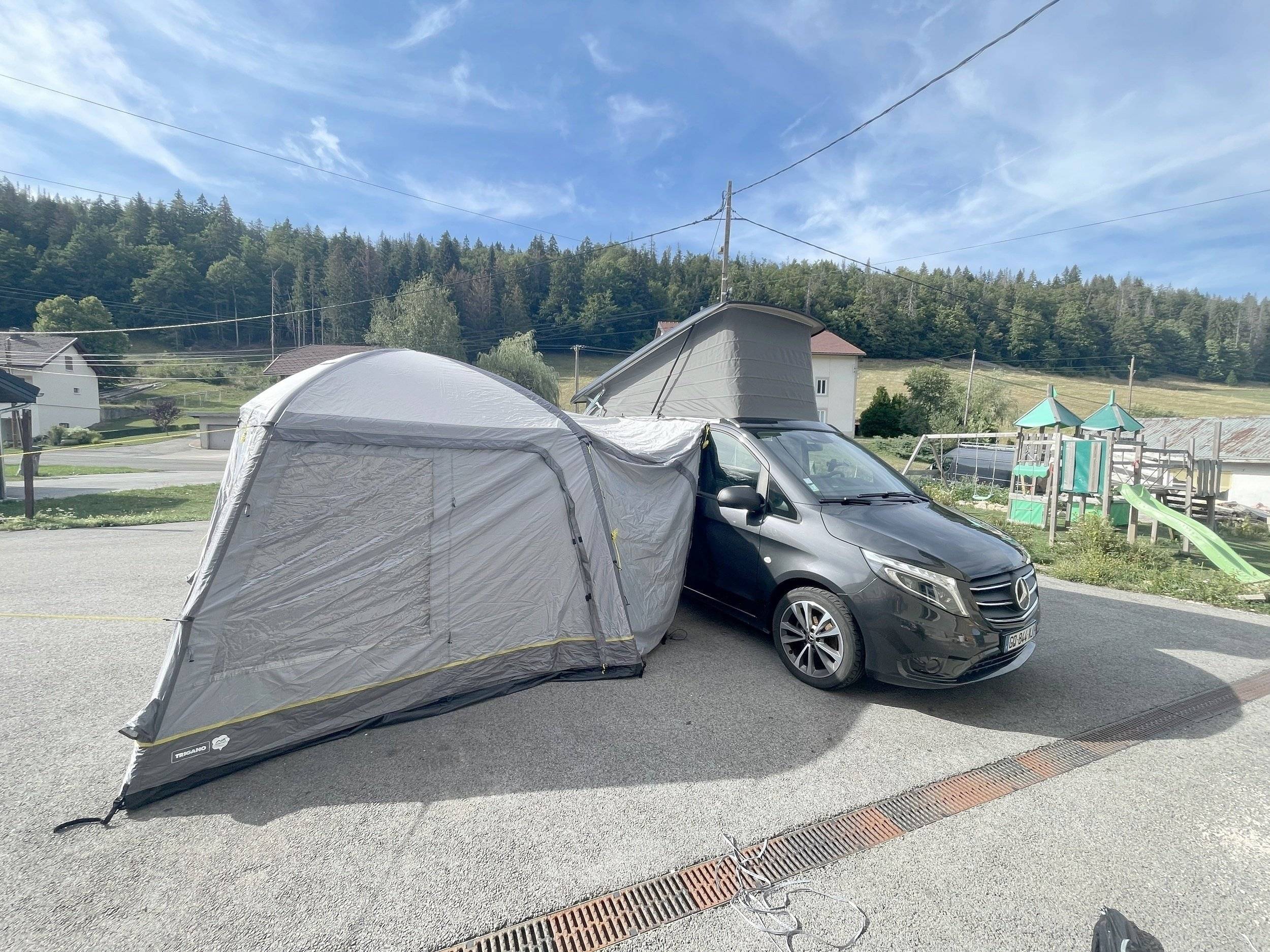 Vue avant de 3/4 Mercedes Marco Polo - Yescapa