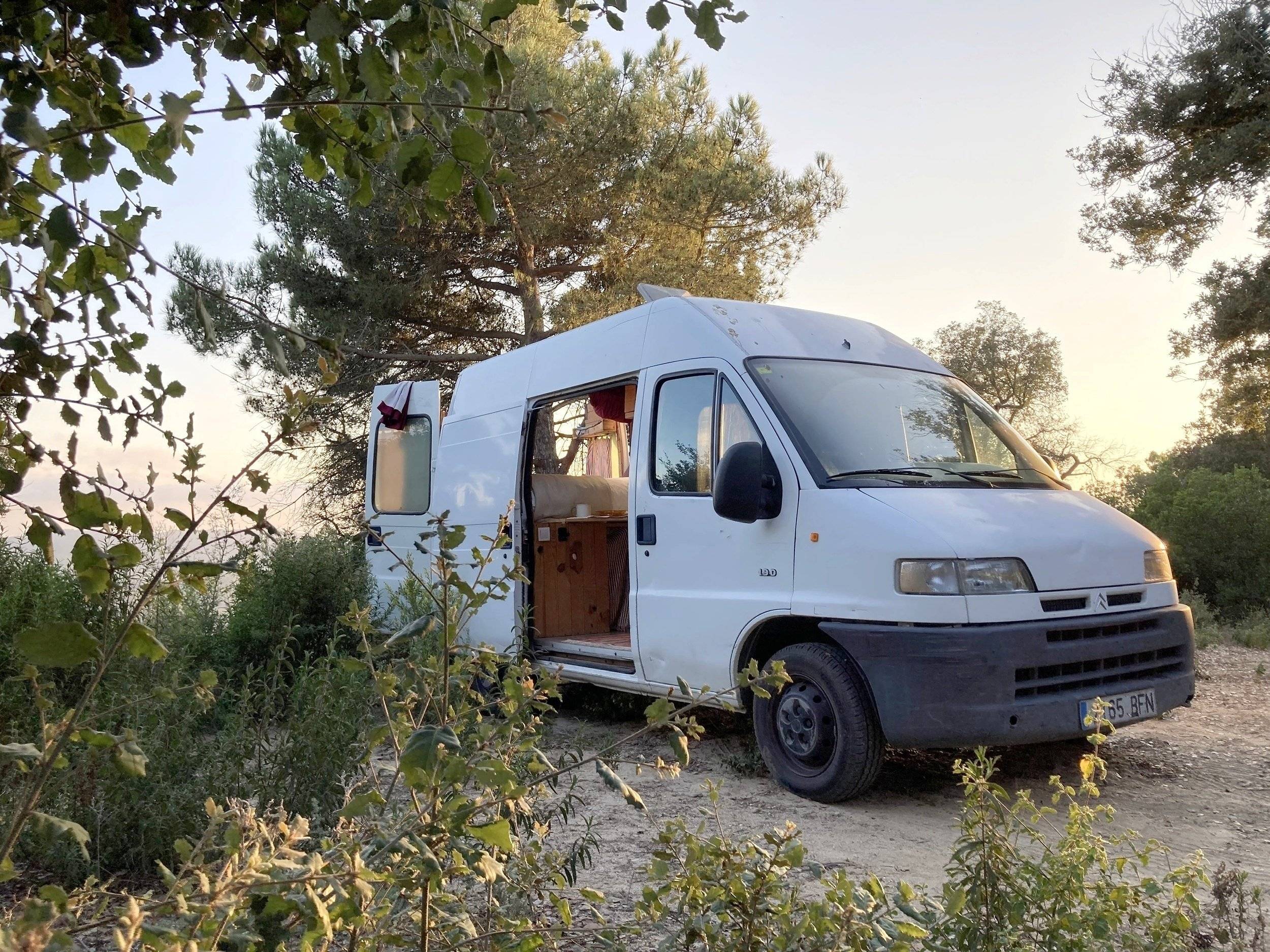 Front view from 3/4 Citroën - Yescapa
