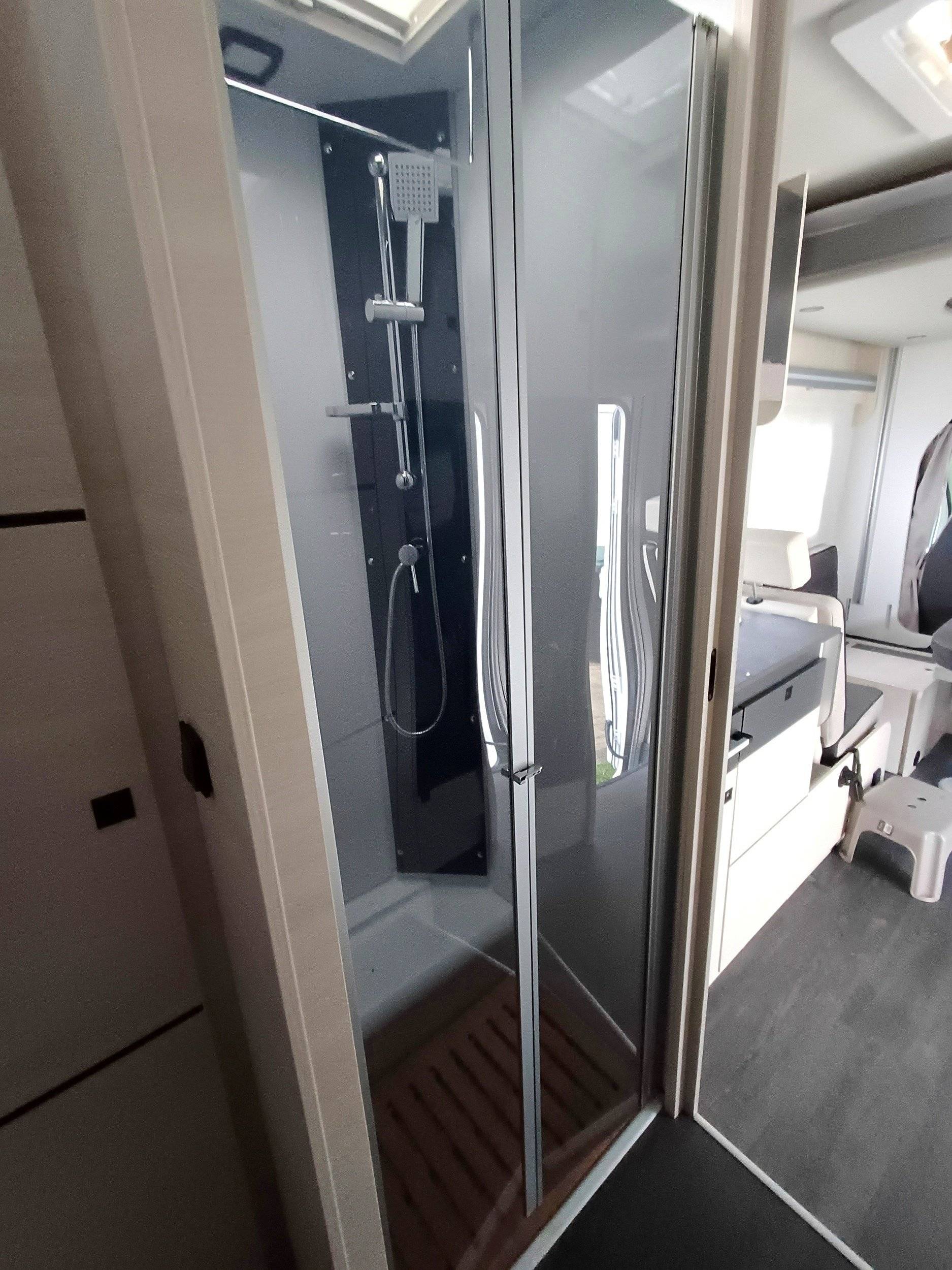 Challenger Challenger 380