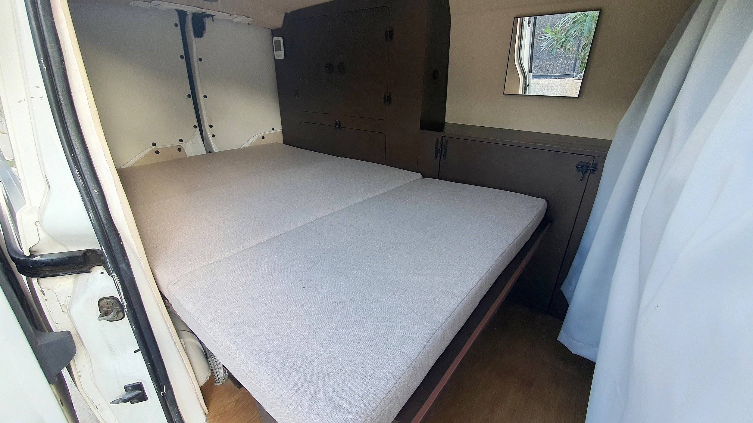 Couchages Peugeot Expert 2 l 120 ch - Yescapa