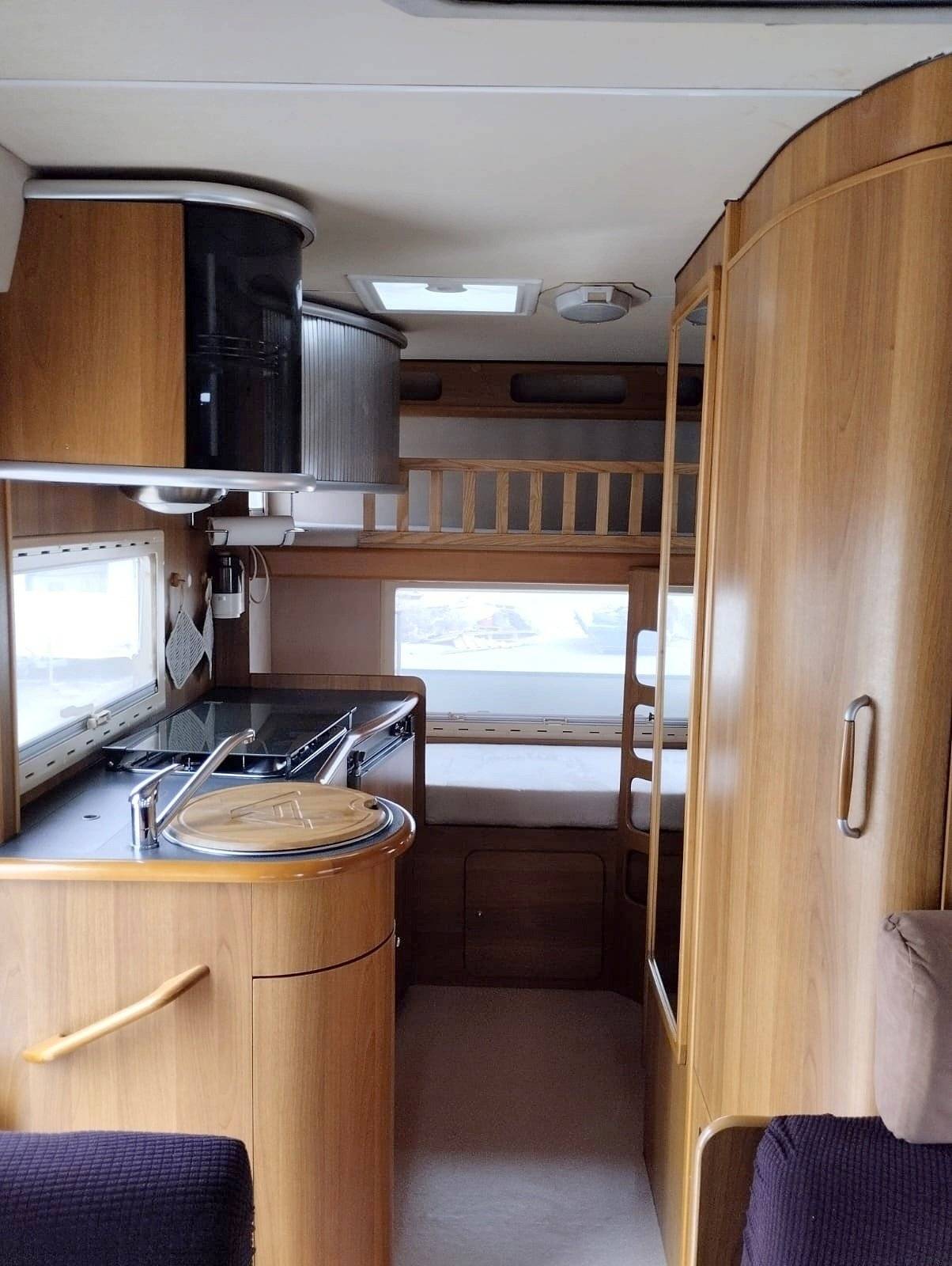 Cuina Mercedes Mercedes Sprinter 312D 2.9 Turbo - Yescapa