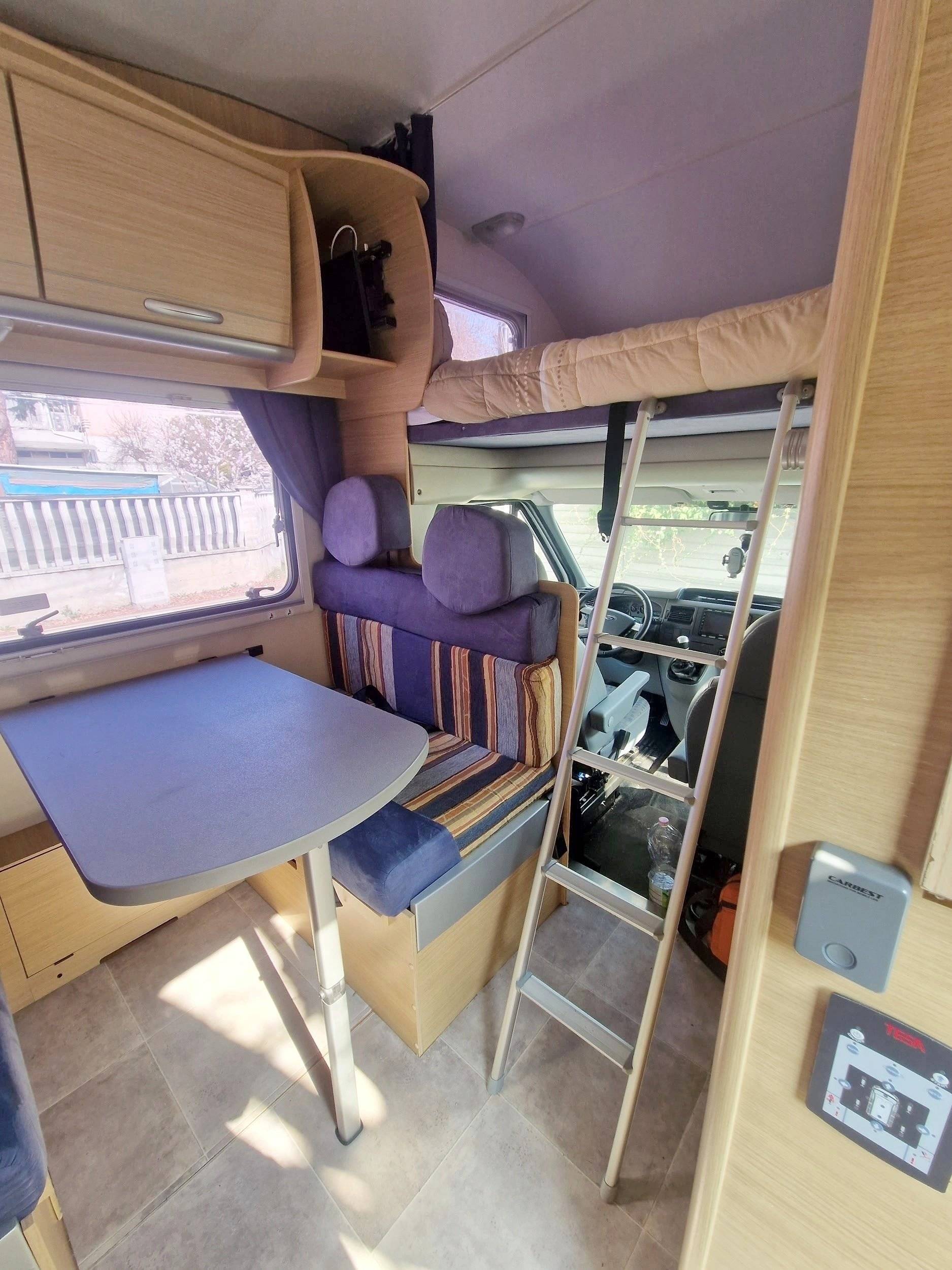 Berth Ford Roller Team - Yescapa