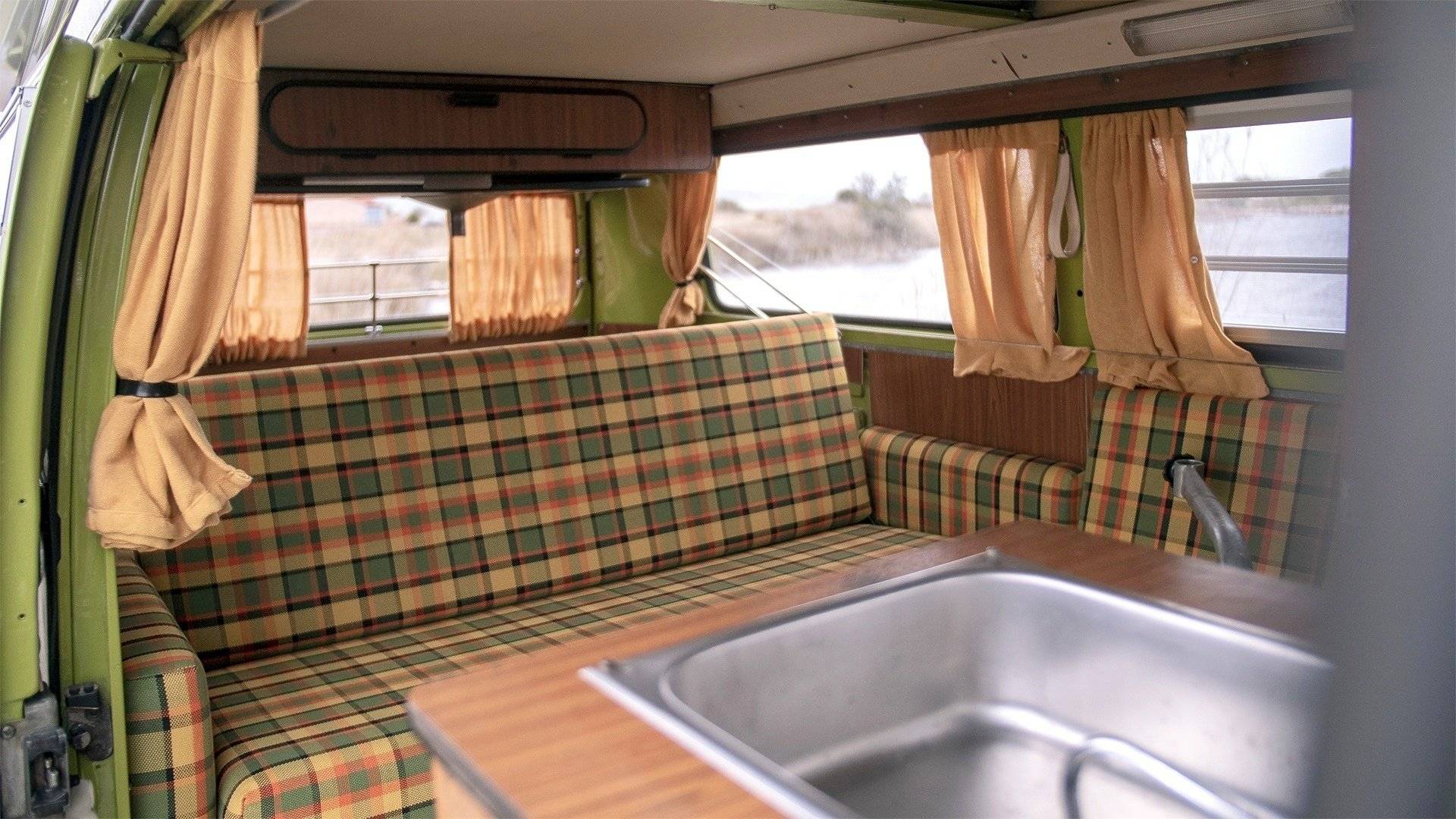 Volkswagen Kombi T2 Helsinki Westfalia Original