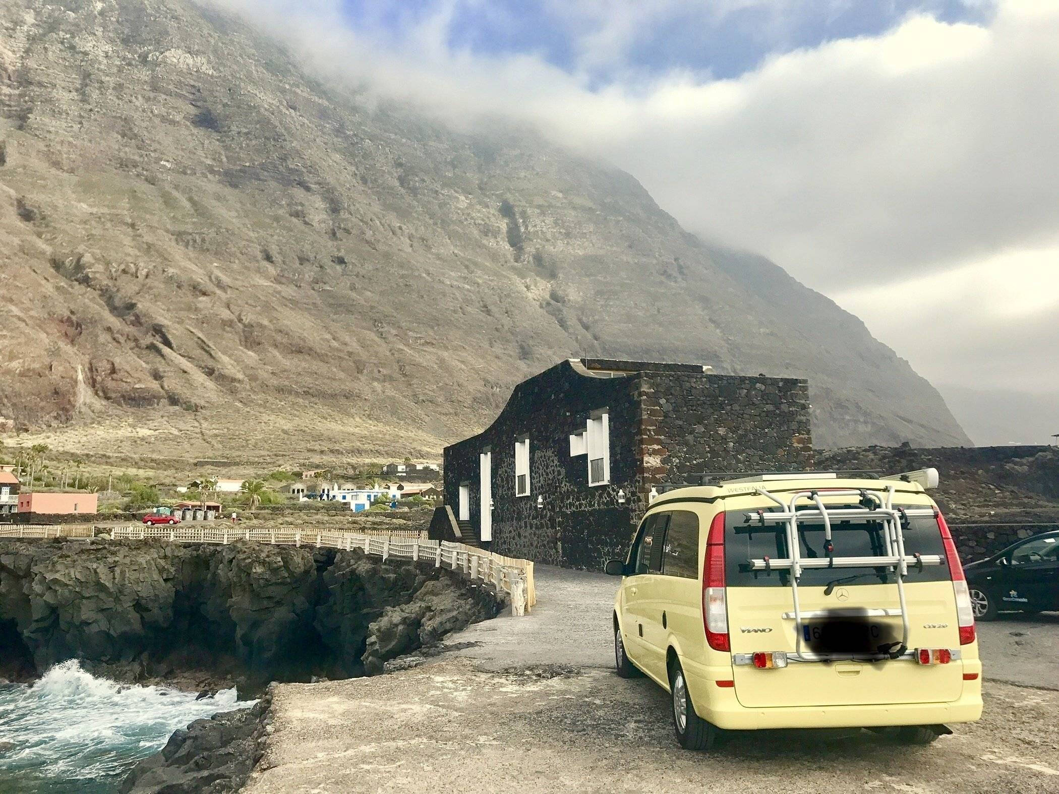 Rear view Mercedes Viano Fun 2,2 l 163 ch - Yescapa