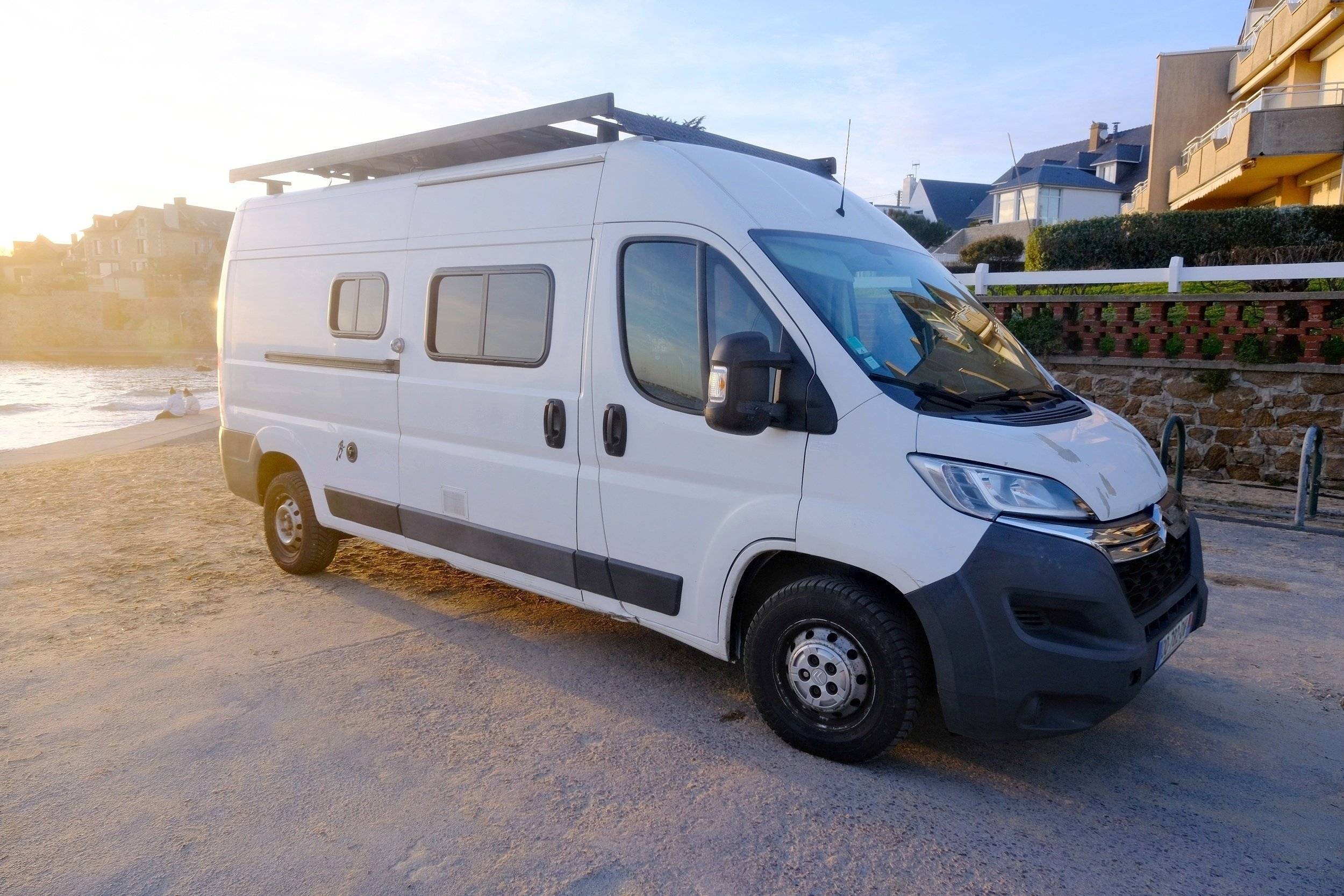 Partez à l'aventure avec notre van 100% autonome 