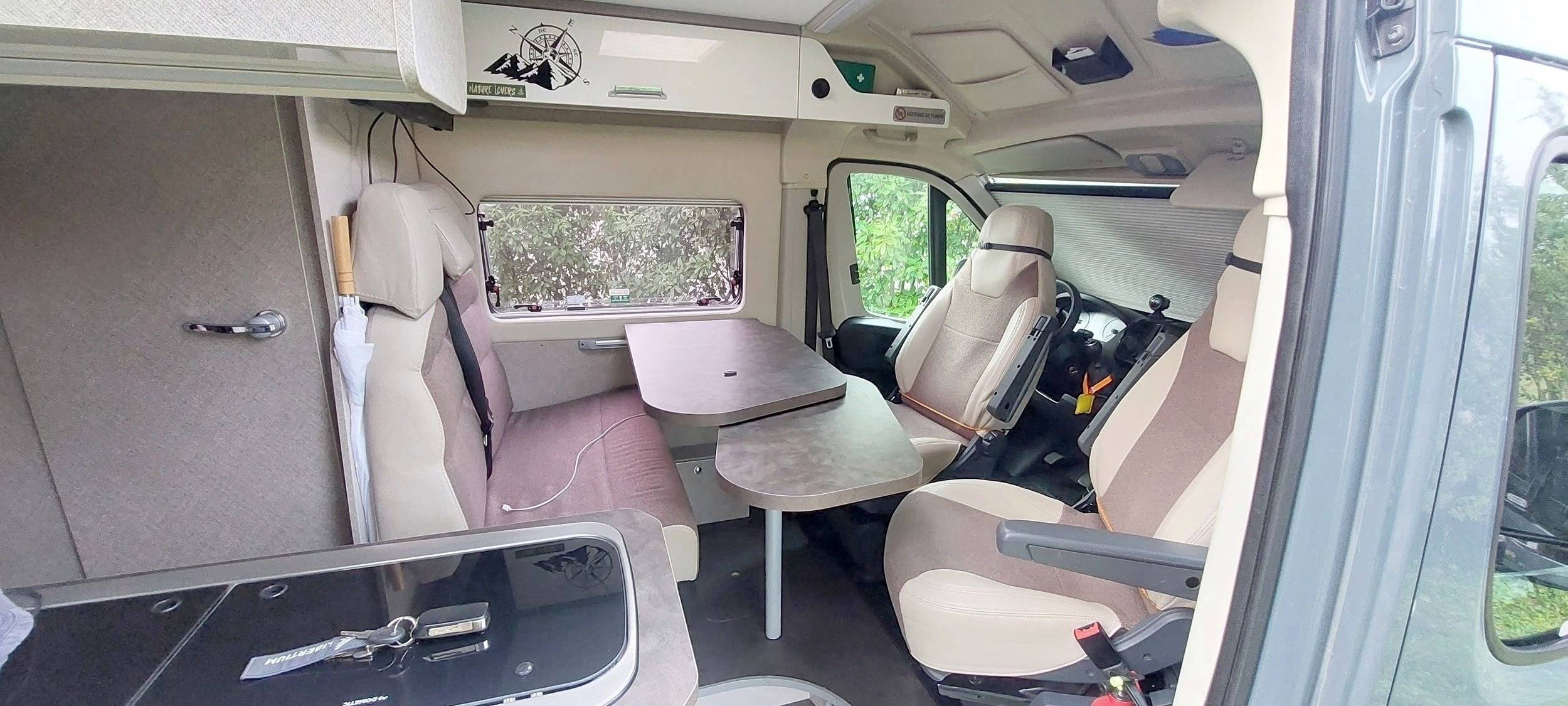 Dinette Fiat Ducato 140 Multijet - Yescapa