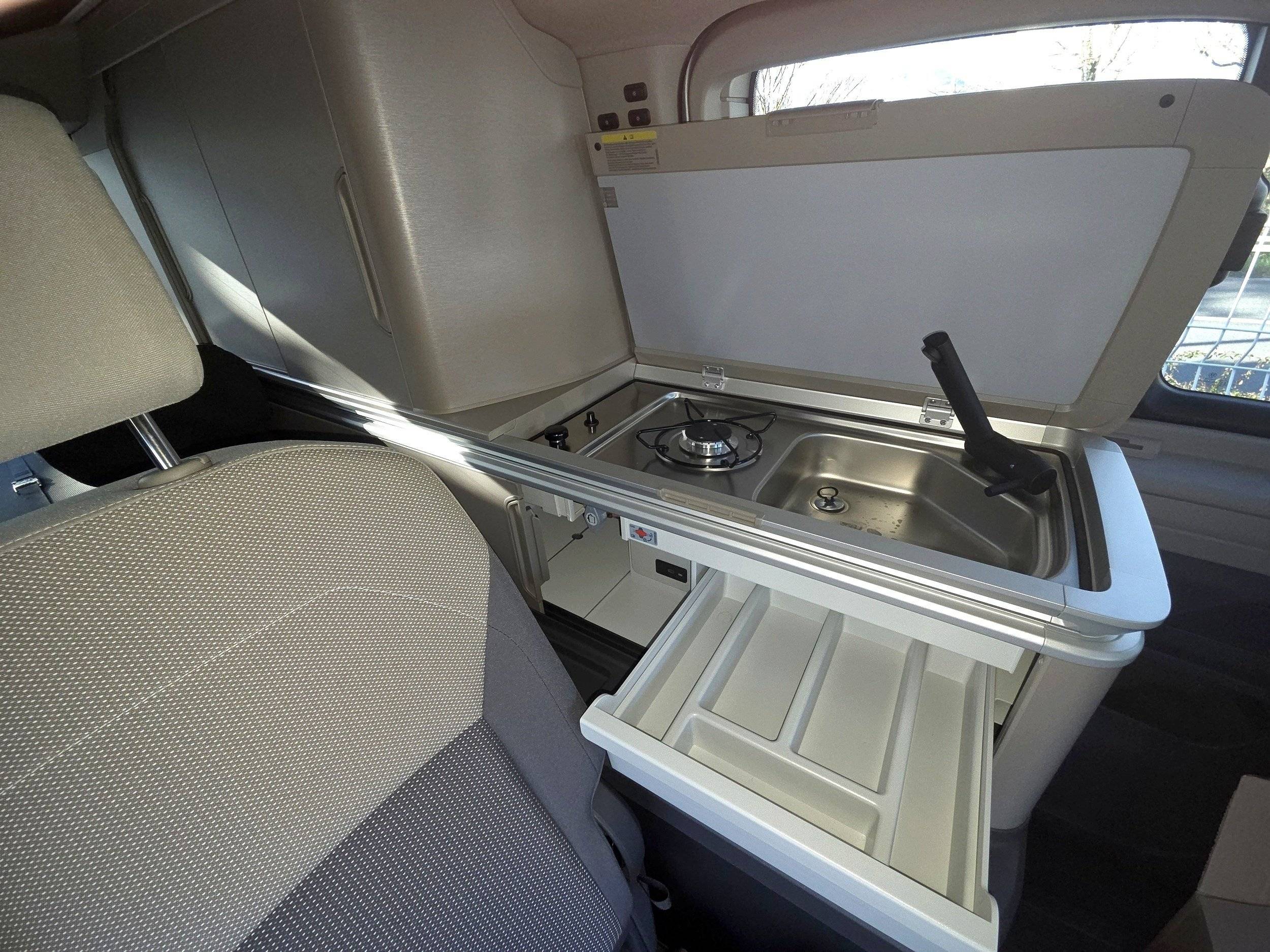 Coin cuisine Volkswagen CALIFORNIA T7 - Yescapa