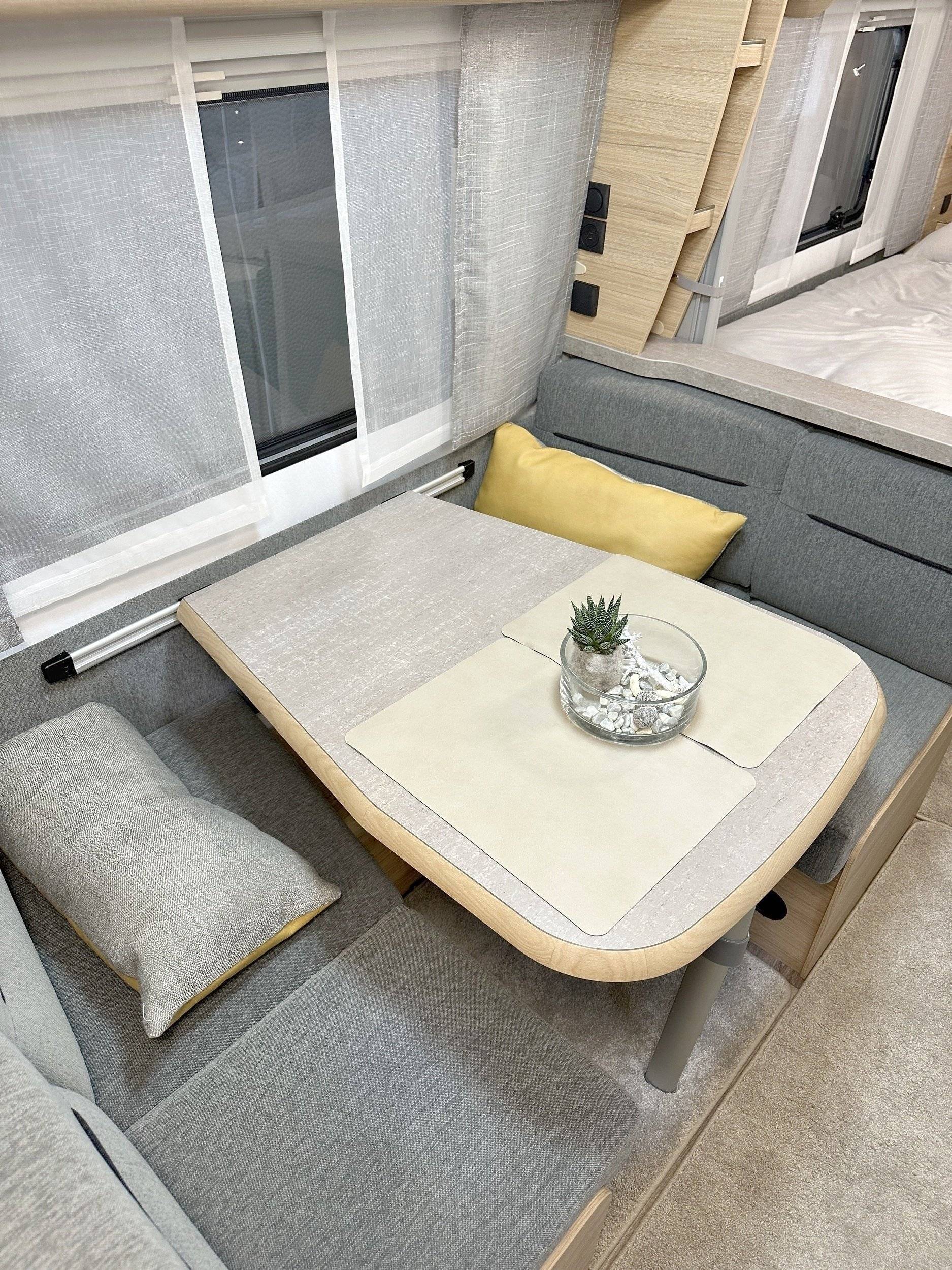 Dining Area  - Yescapa