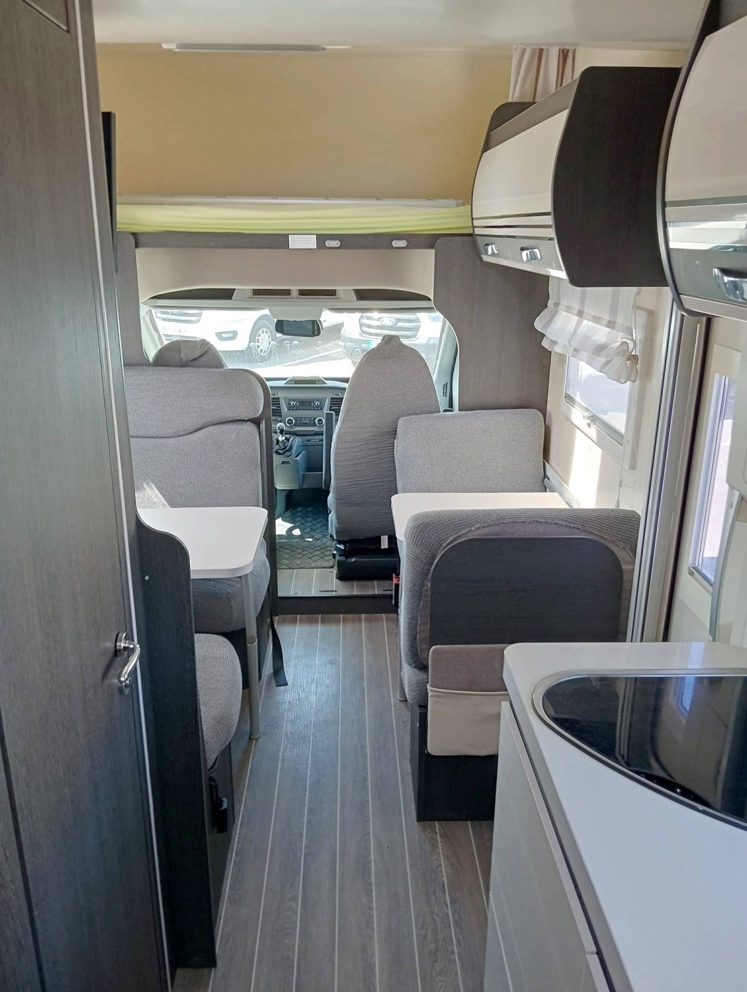 Kitchen Ford Transit 2,0 l 130 ch - Yescapa