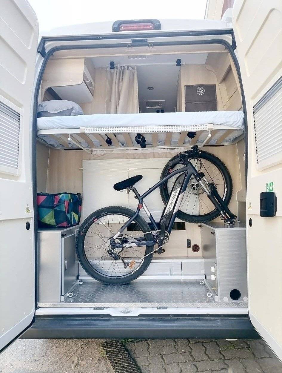 Plazas en cama Peugeot Boxer 2,2L HDI 160ch - Yescapa